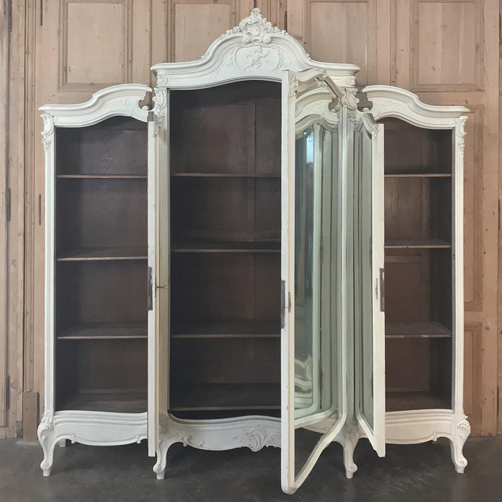 19th Century French Louis XV Painted Bedroom Set In Good Condition In Dallas, TX