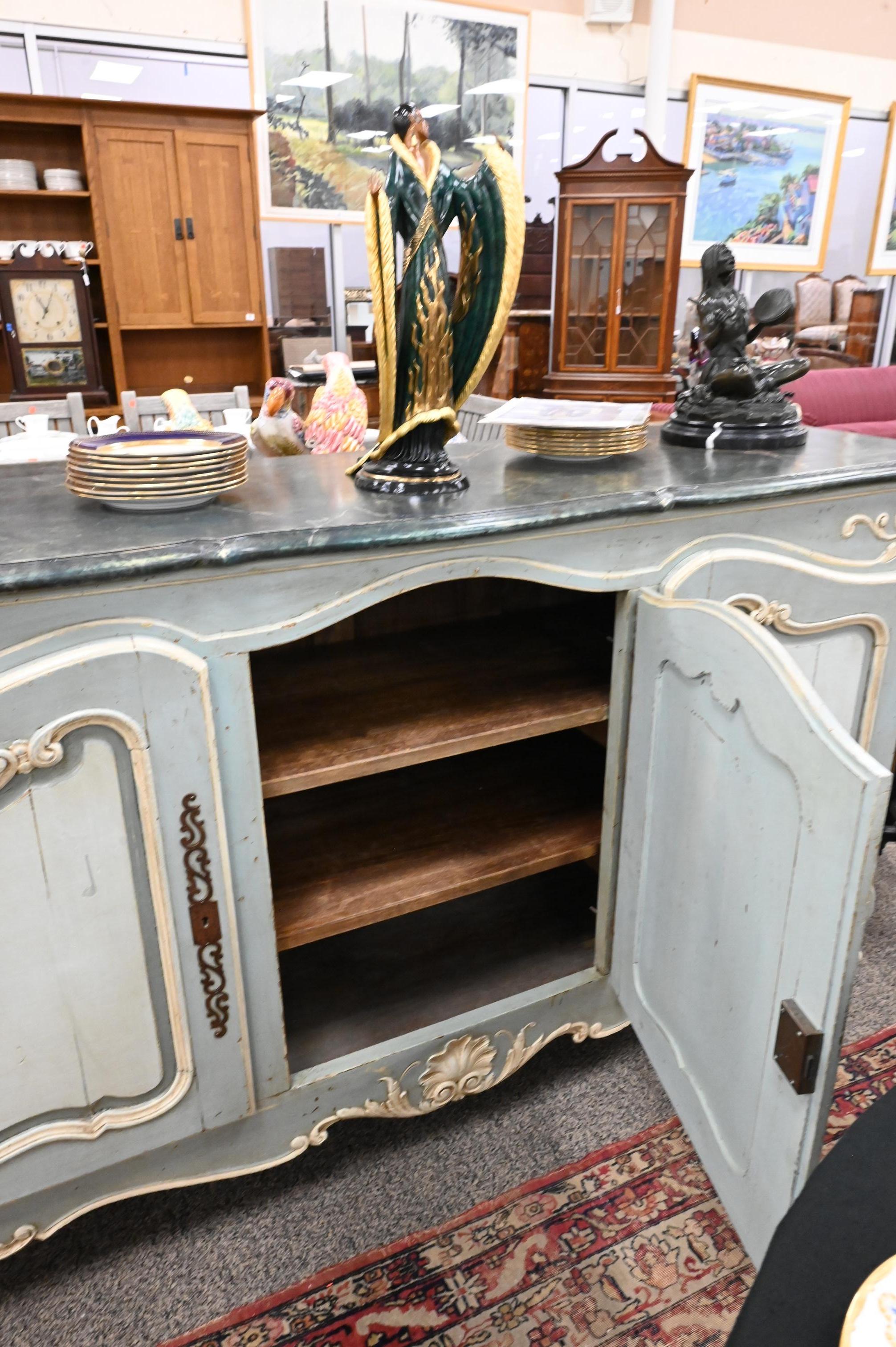 Armario o Aparador Francés Pintado Luis XV del Siglo XIX en Bueno estado para la venta en Essex, MA