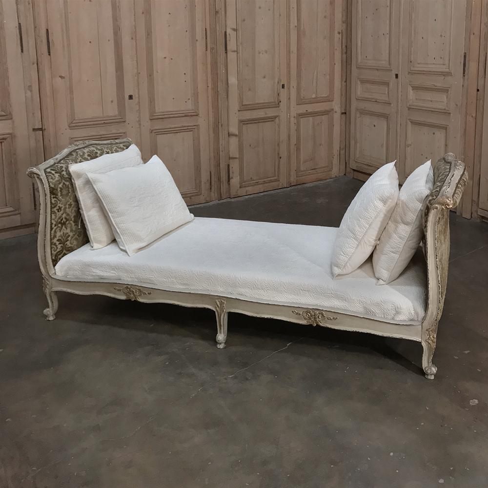 19th Century French Louis XV Painted Upholstered Day Bed In Good Condition In Dallas, TX