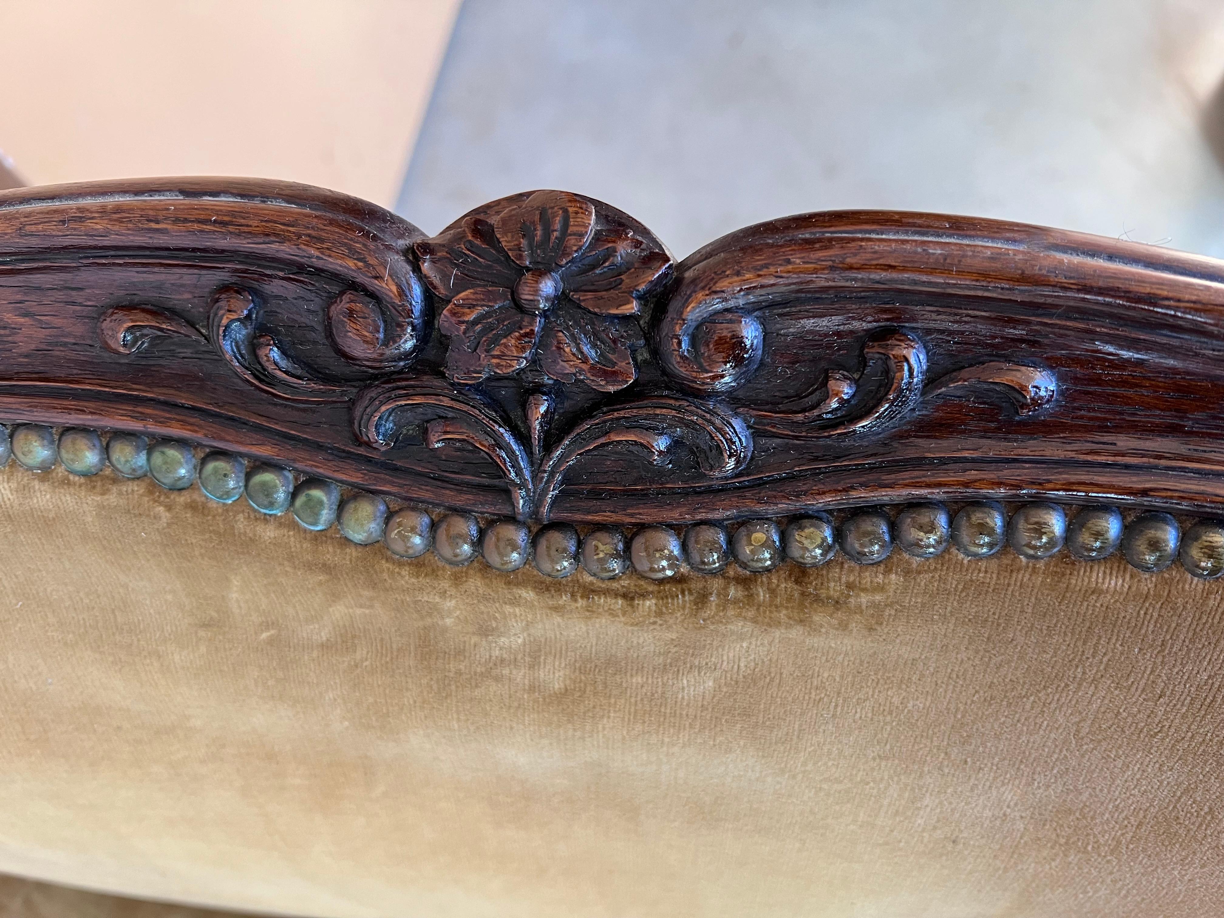 19th Century French Louis XV Period Carved Walnut Daybed For Sale 2