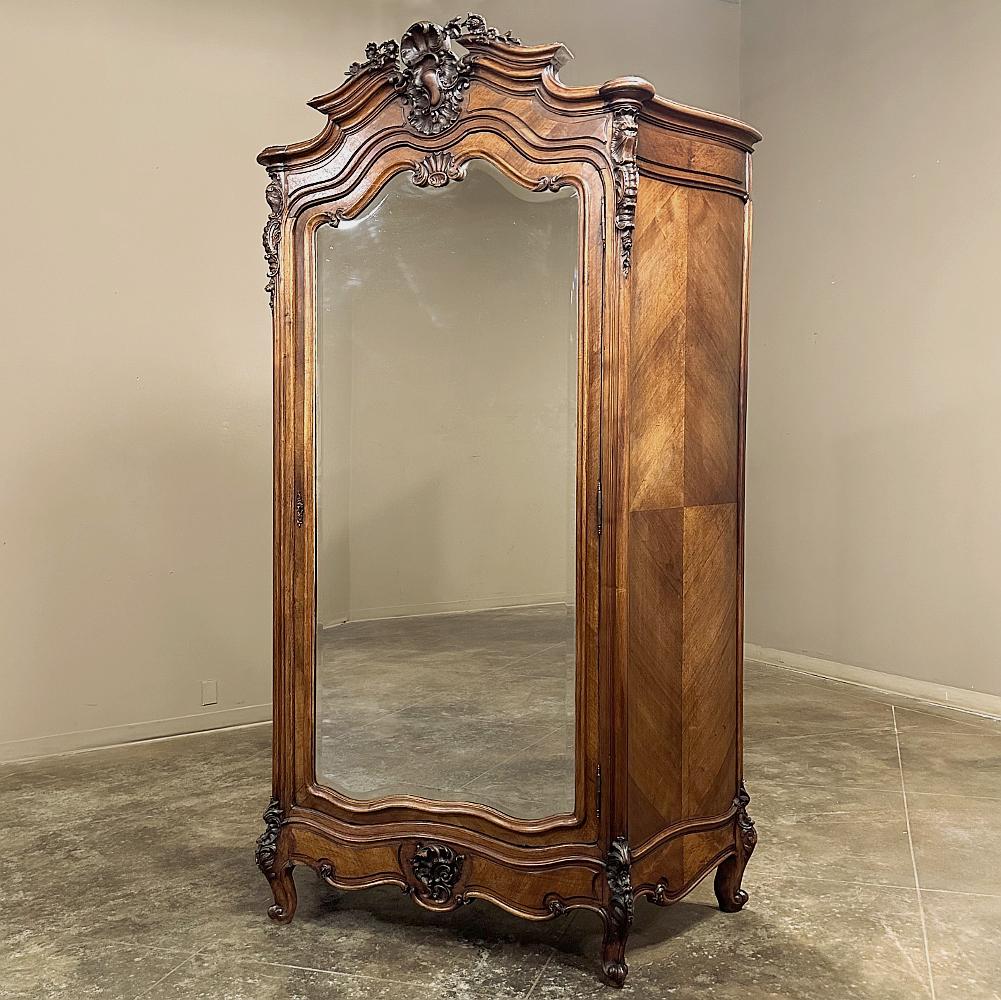 Beveled 19th Century French Louis XV Serpentine Rosewood Armoire For Sale