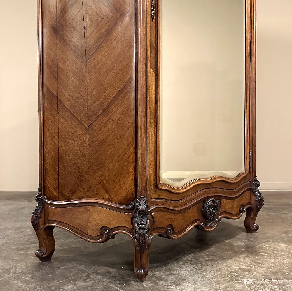 Mirror 19th Century French Louis XV Serpentine Rosewood Armoire For Sale