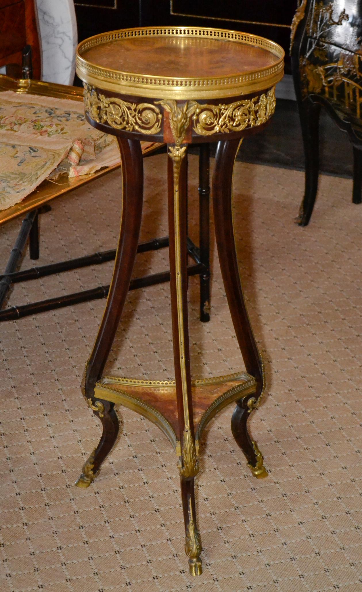 19th Century French Louis XV Stand In Good Condition In Dallas, TX