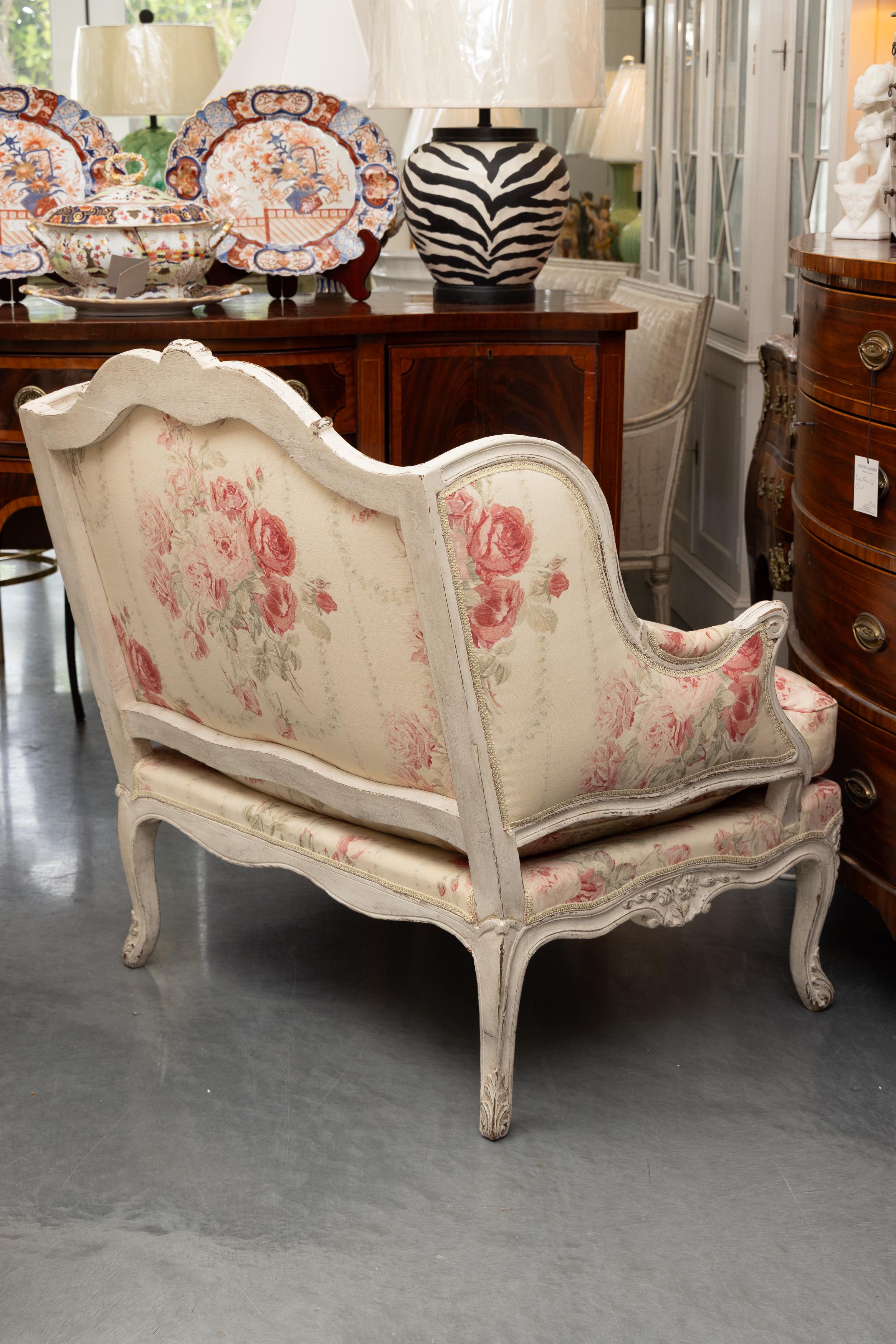 Bergere Francés del Siglo XIX Estilo Luis XV Casado con Taburete Estilo Luis XVI en venta 5