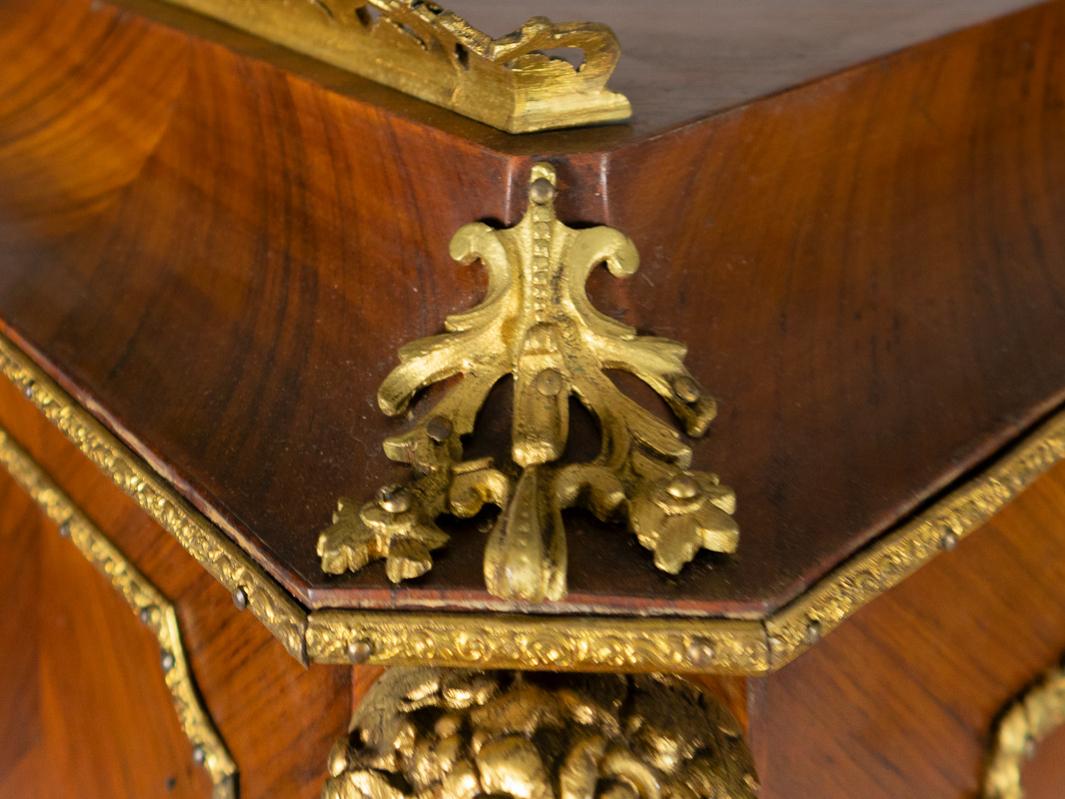 19th Century French Louis XV Style Bonheur du Jour For Sale 3