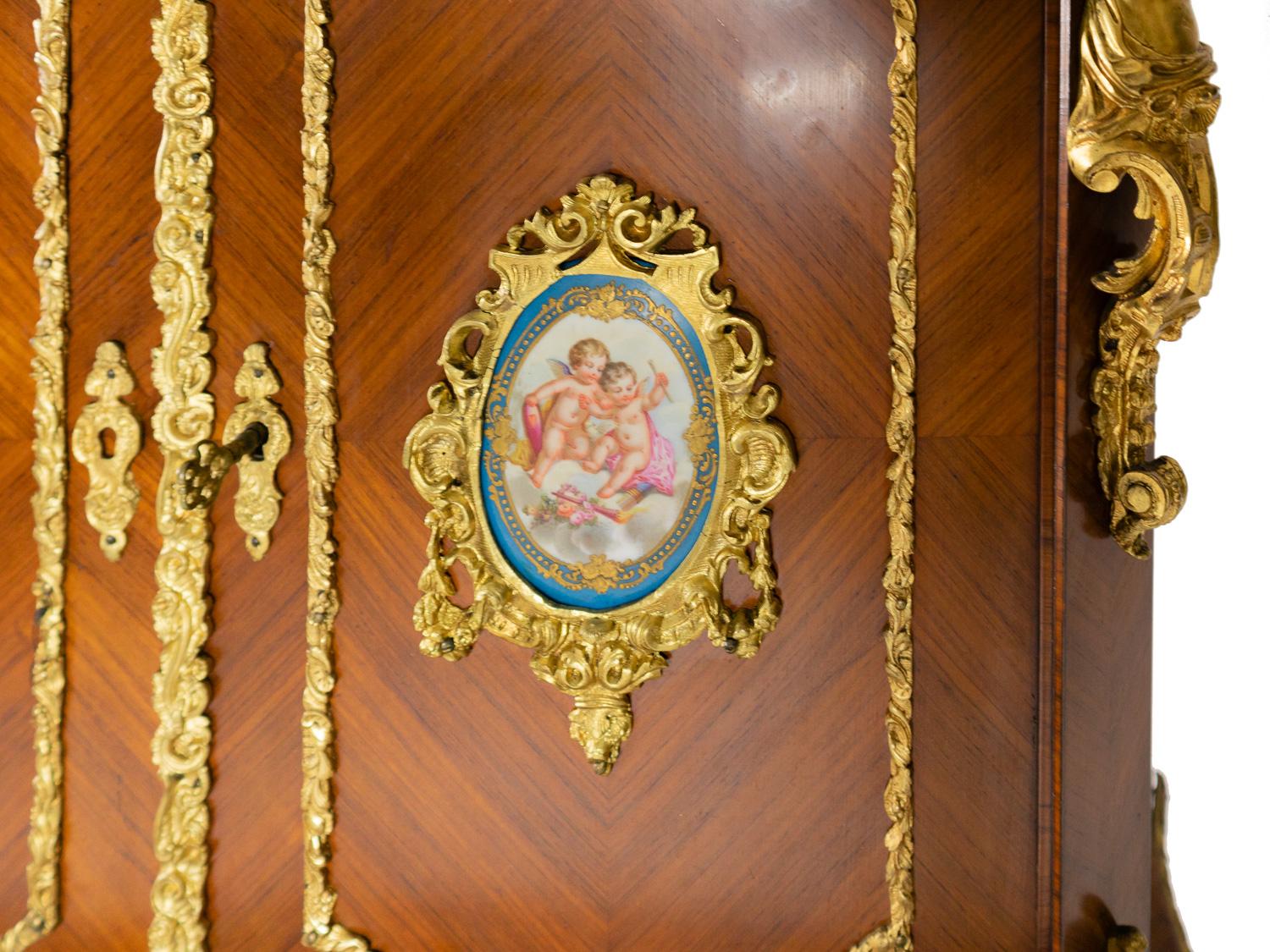 19th Century French Louis XV Style Bonheur du Jour For Sale 4
