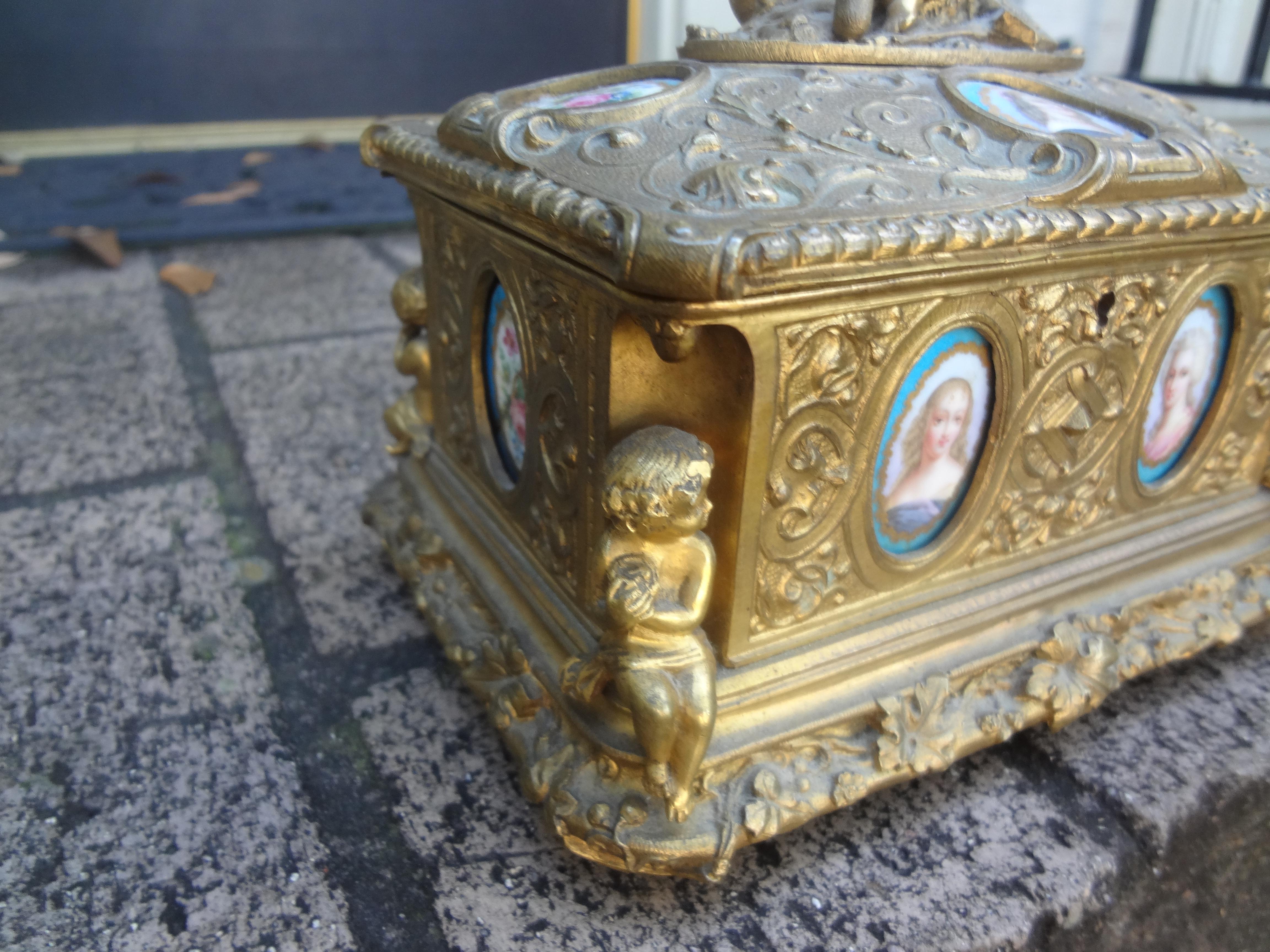 19th Century French Louis XV Style Bronze Box. For Sale 2