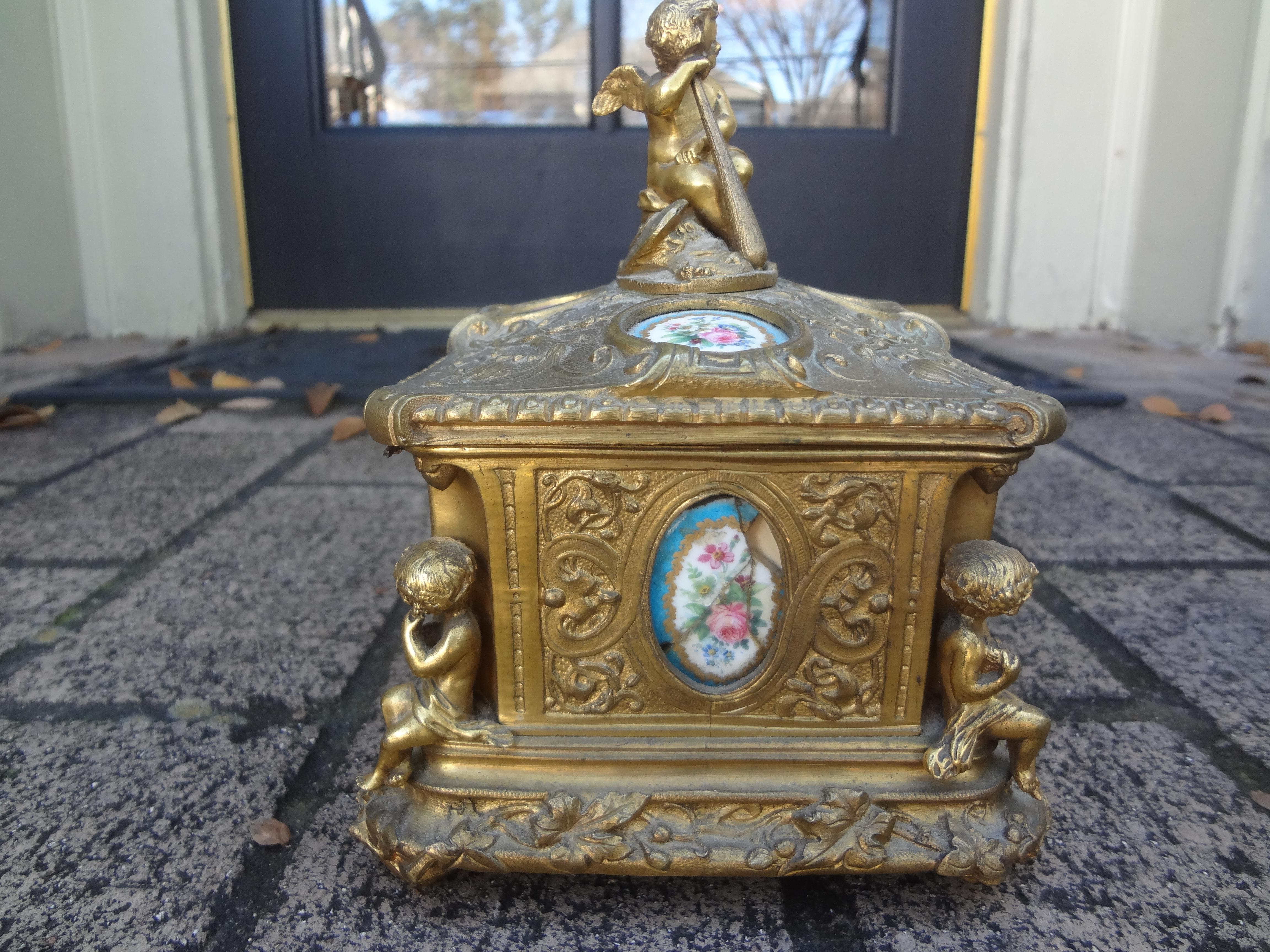 19th Century French Louis XV Style Bronze Box. For Sale 5