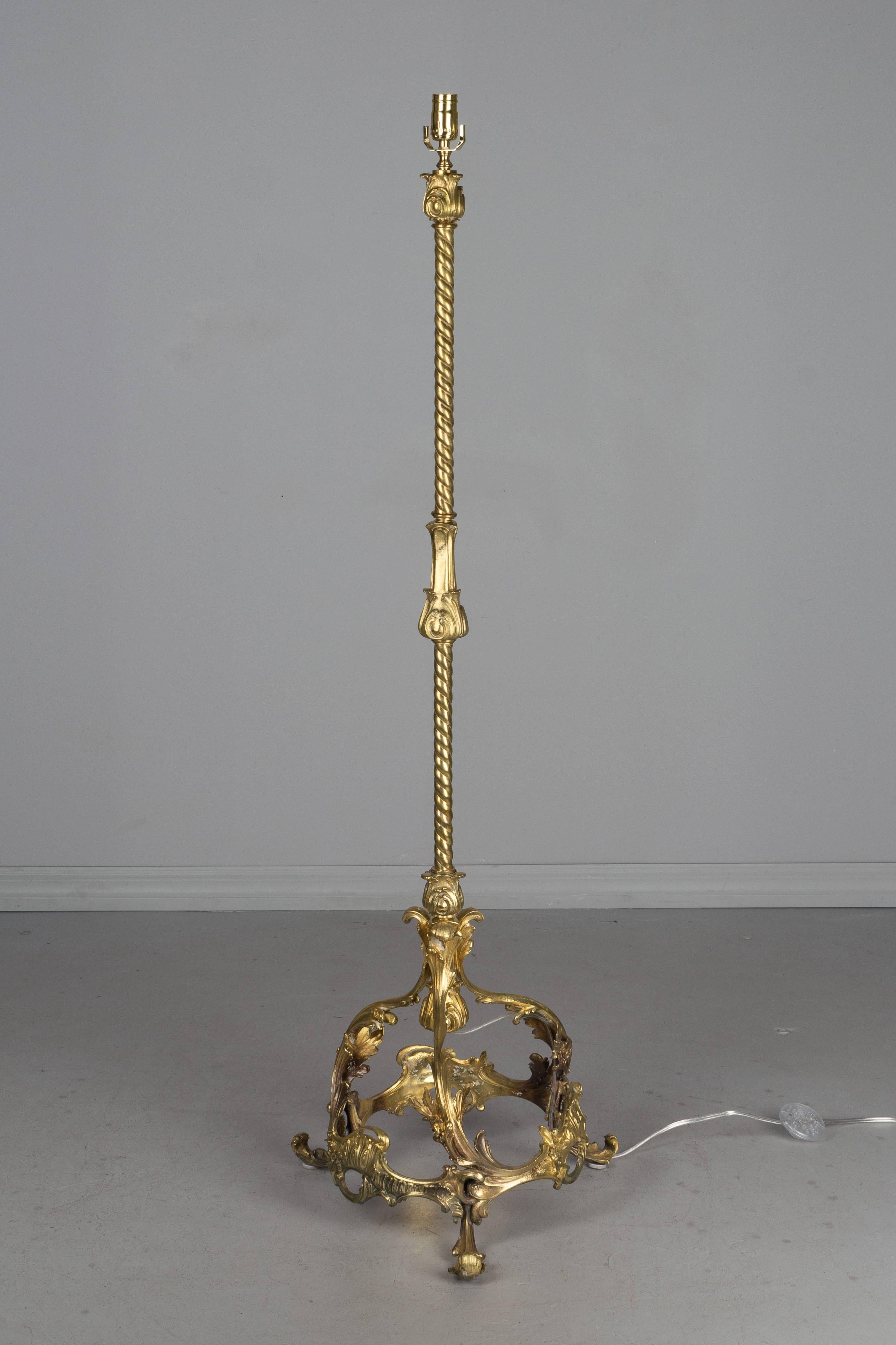 French Louis XV Style Bronze Floor Lamp In Good Condition In Winter Park, FL