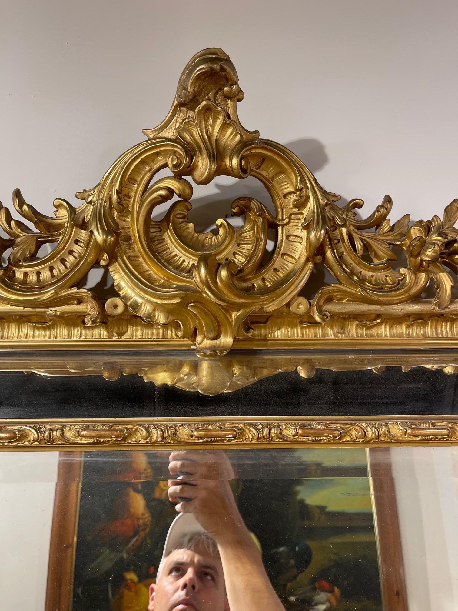 19th Century French Louis XV Style Carved and Giltwood Cushion Mirror In Good Condition In Dallas, TX