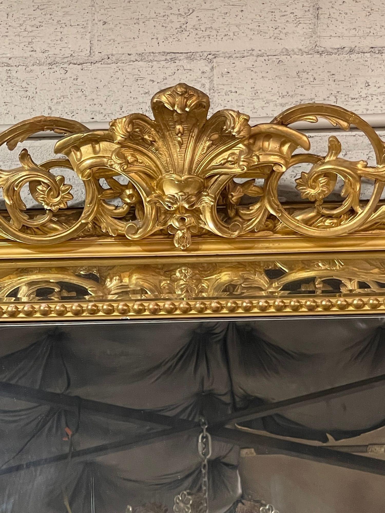 19th Century French Louis XV Style Carved and Giltwood Cushion Mirror In Good Condition For Sale In Dallas, TX