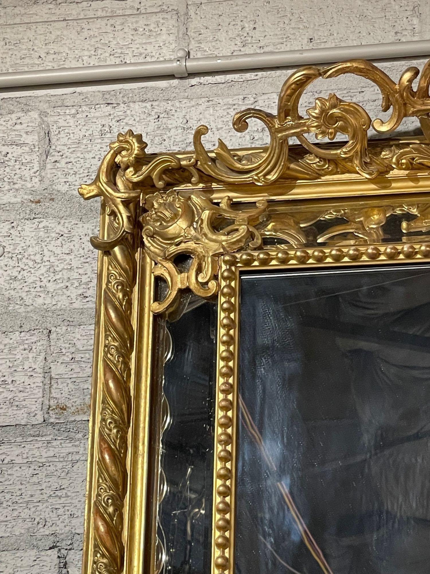 19th Century French Louis XV Style Carved and Giltwood Cushion Mirror For Sale 1