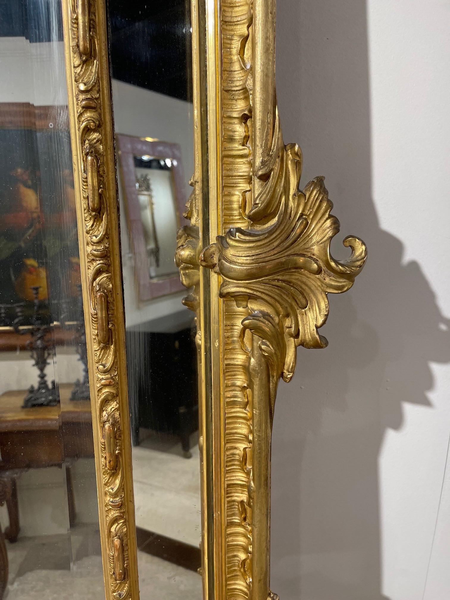 19th Century French Louis XV Style Carved and Giltwood Cushion Mirror 3