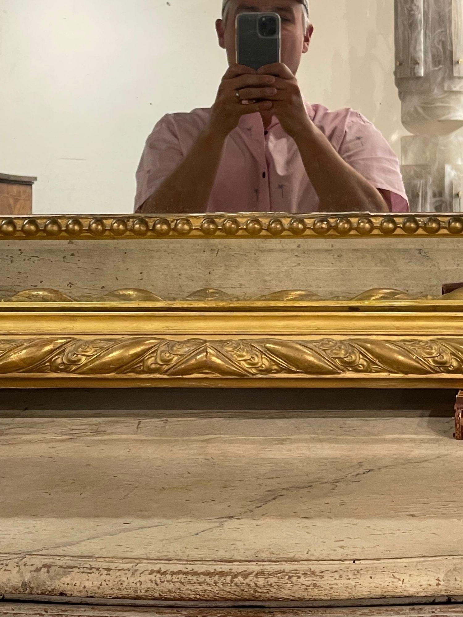 Specchio a cuscino in stile Luigi XV francese del XIX secolo, intagliato e in legno dorato in vendita 1