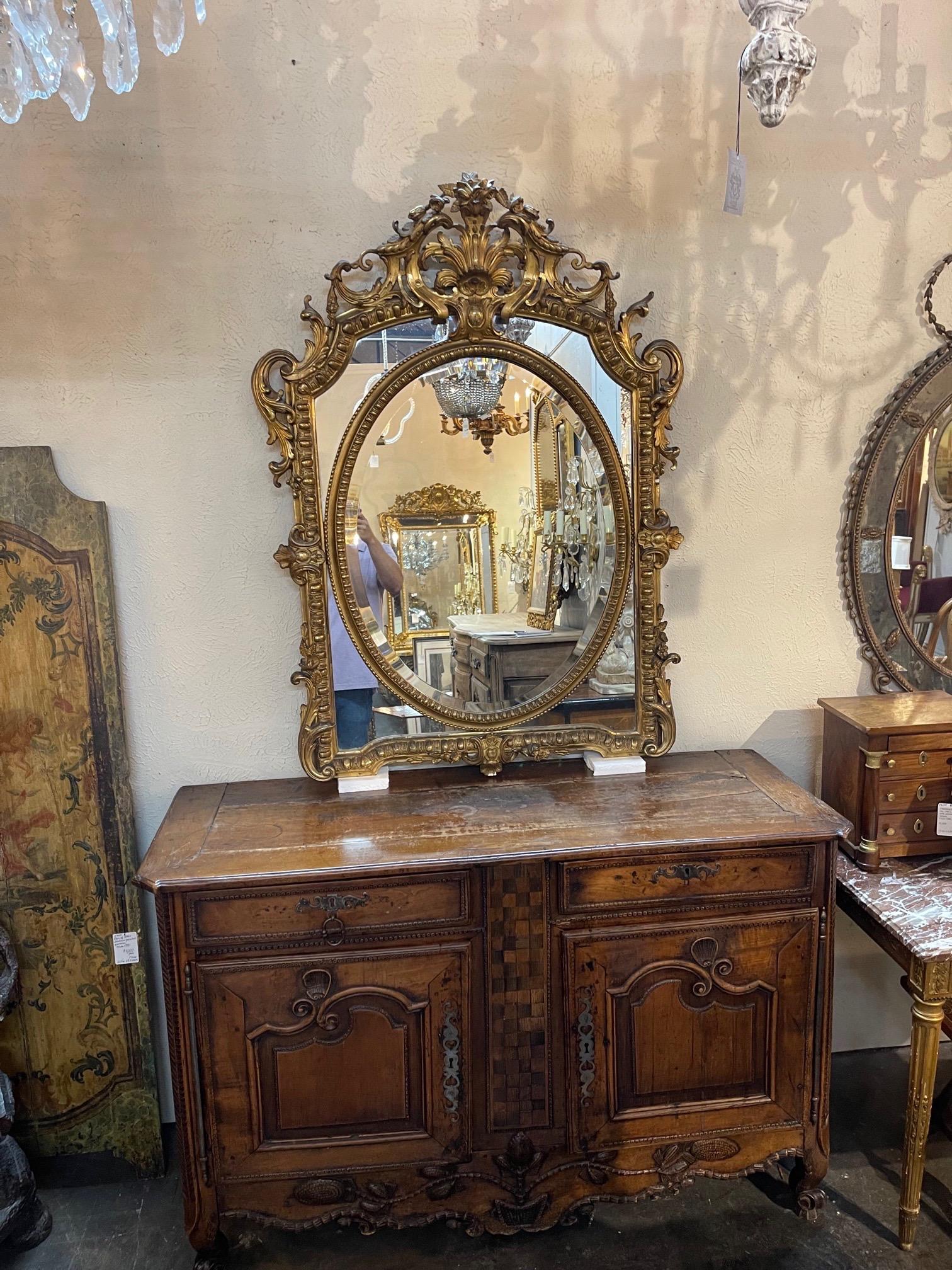 Specchio francese del XIX secolo in stile Luigi XV intagliato e in legno dorato in vendita 4