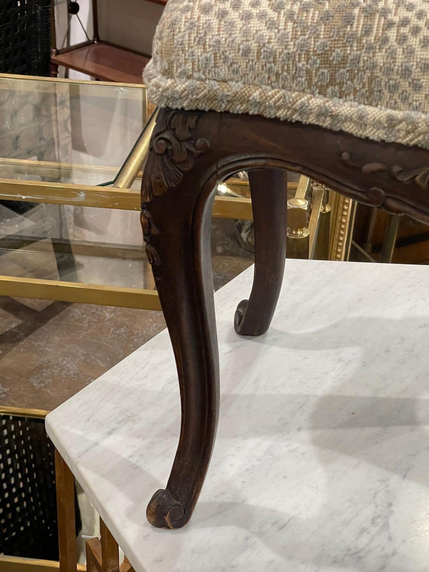19th Century French Louis XV Style Carved Walnut Stool In Good Condition In Dallas, TX