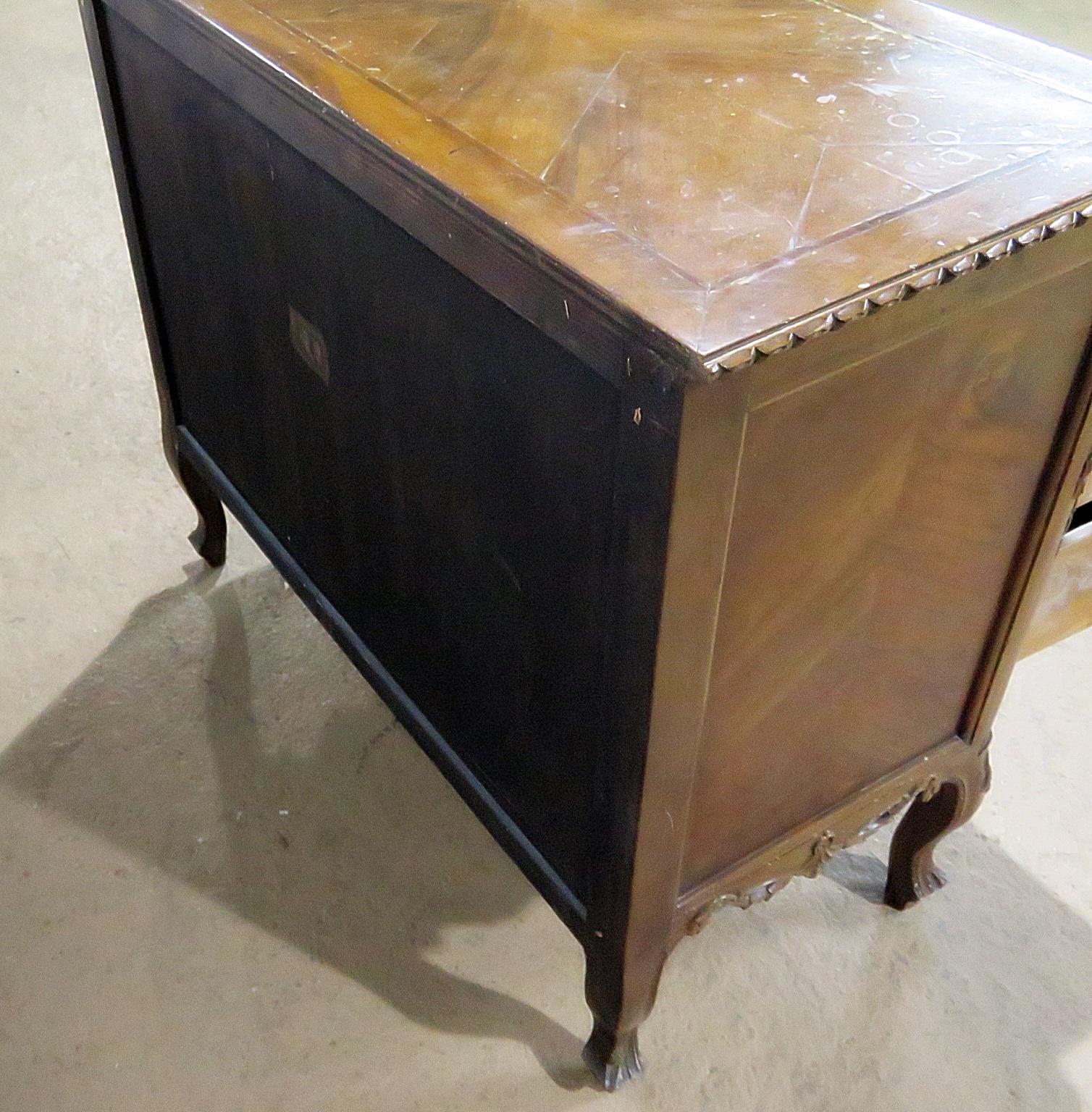 19th Century French Louis XV Style Commode For Sale 7
