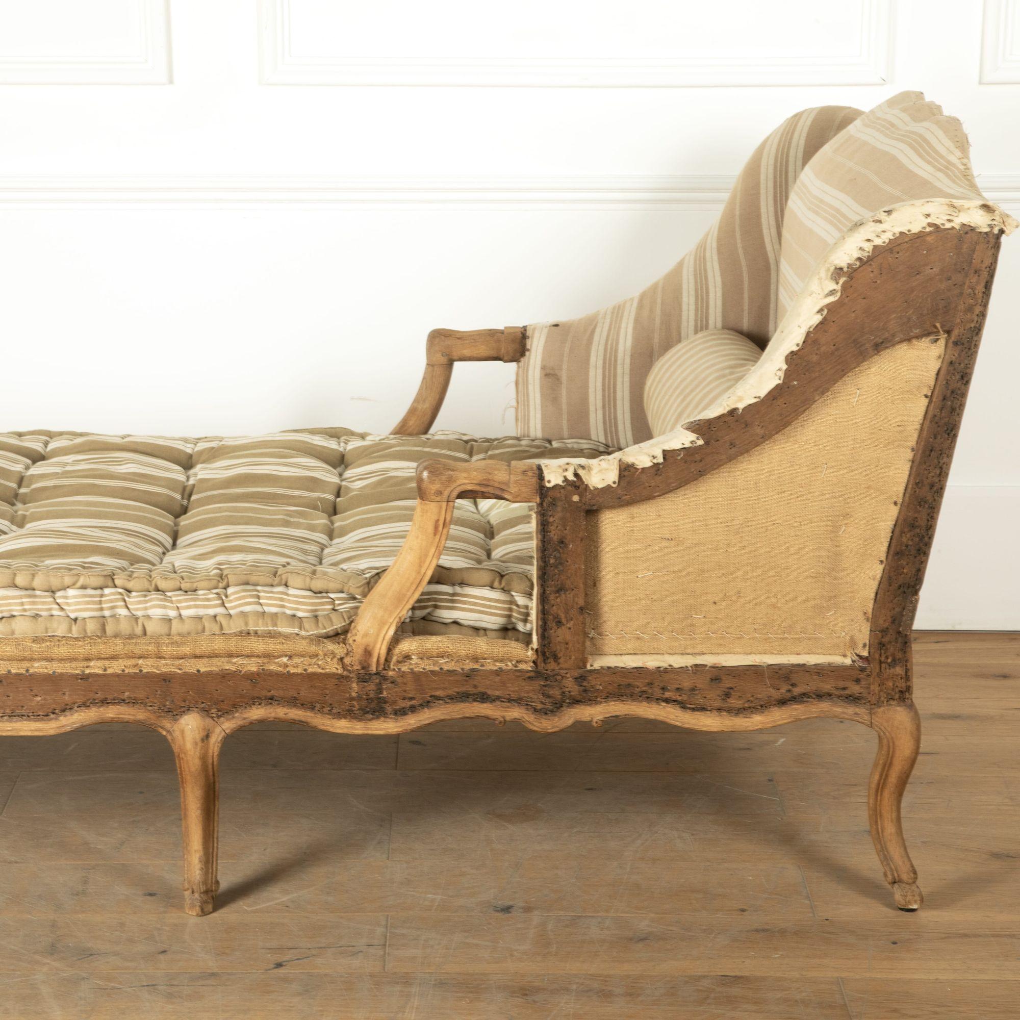 19th Century French Louis XV Style Daybed In Good Condition For Sale In Gloucestershire, GB