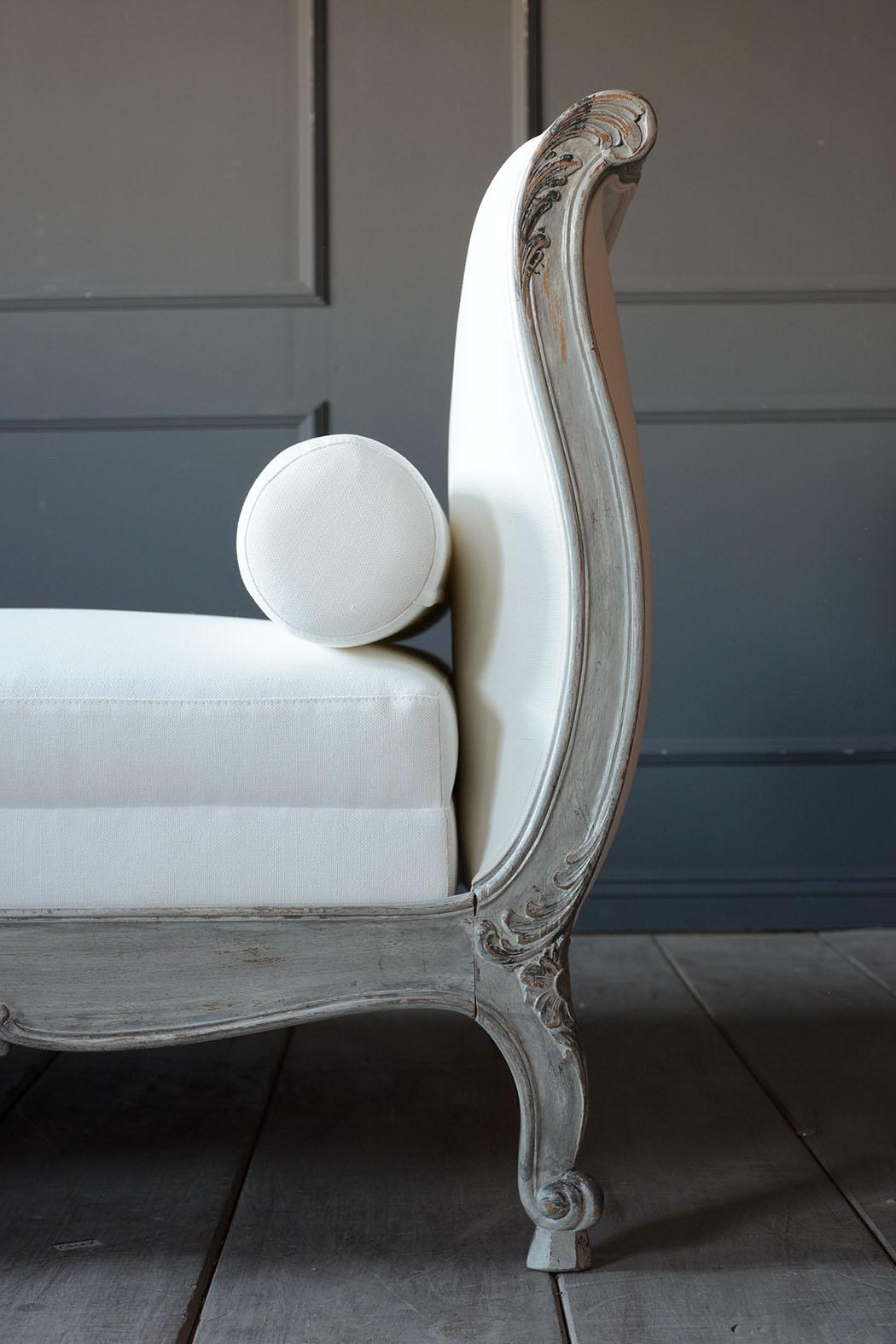 19th Century French Louis XV Daybed In Good Condition In Los Angeles, CA