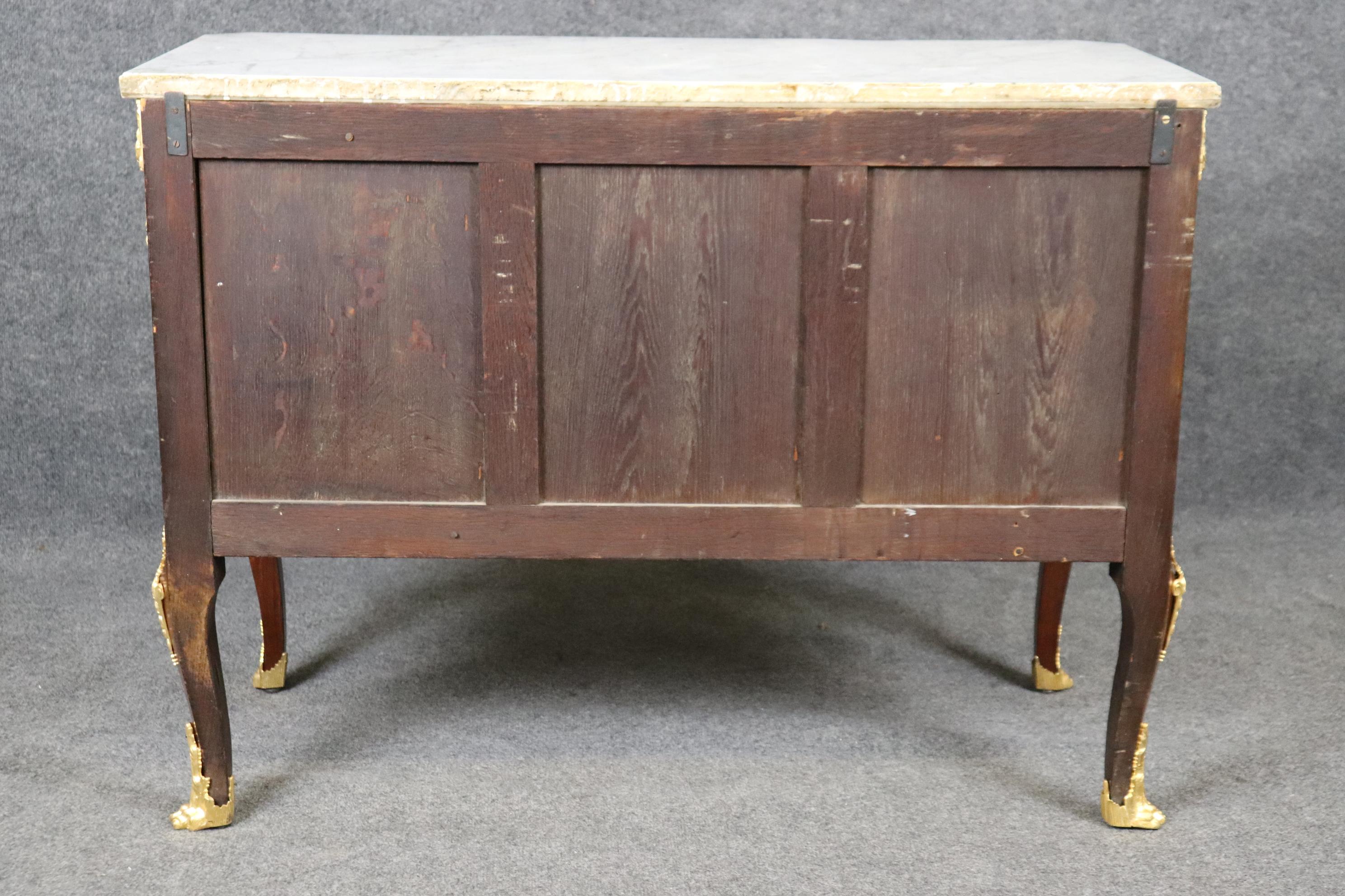 Commode française du 19ème siècle de style Louis XV, Dore, montée en bronze doré et plateau en marbre en vente 10