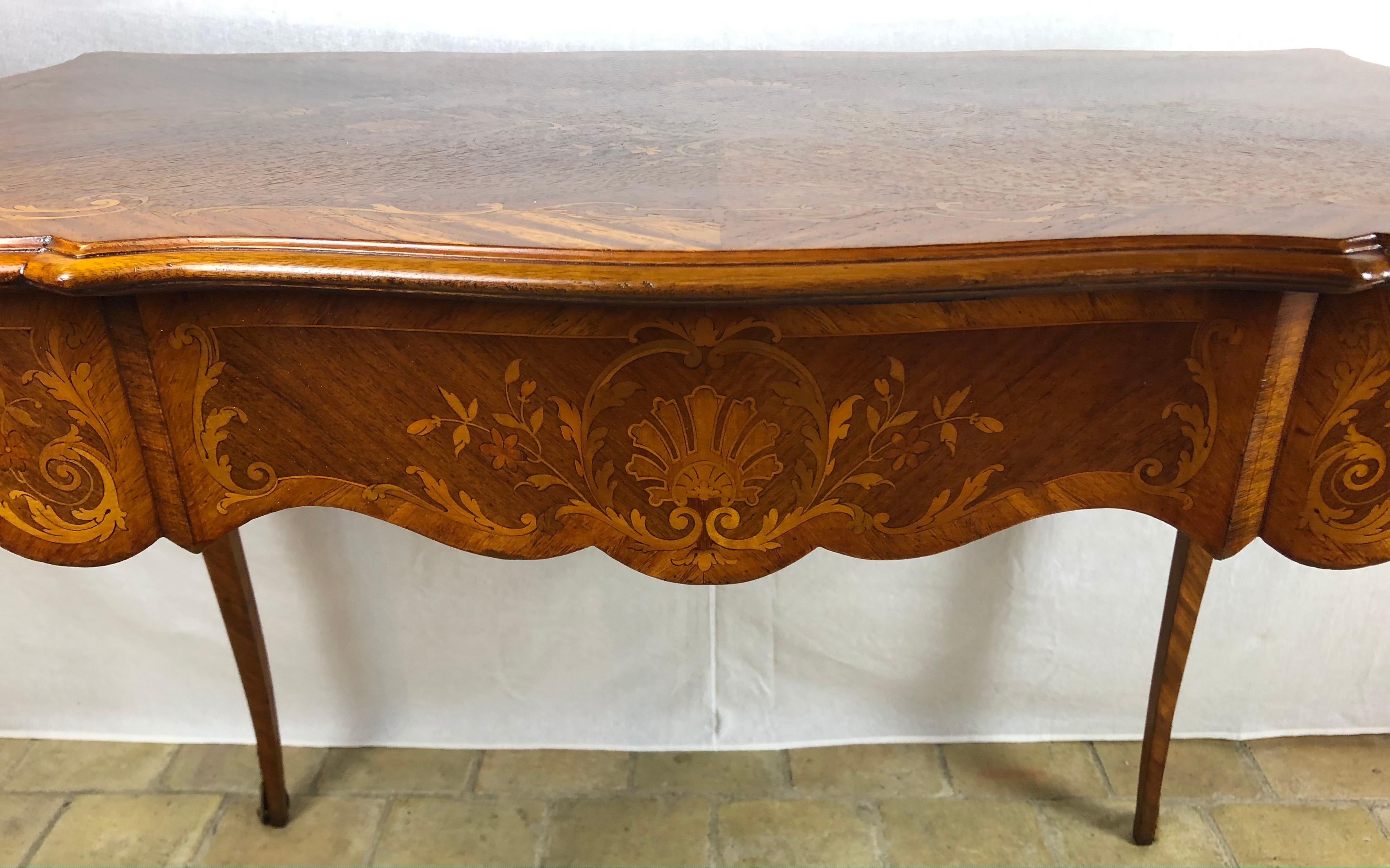 19th Century French Louis XV Style Floral Marquetry and Gilt Bronze Writing Desk For Sale 7
