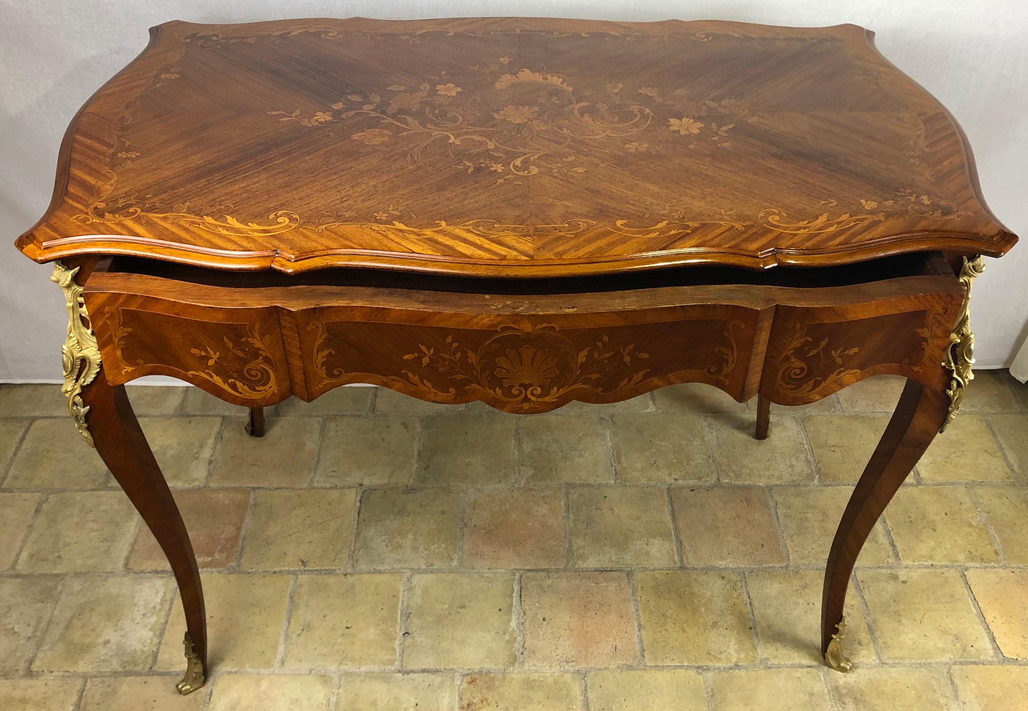 19th Century French Louis XV Style Floral Marquetry and Gilt Bronze Writing Desk In Good Condition For Sale In Miami, FL