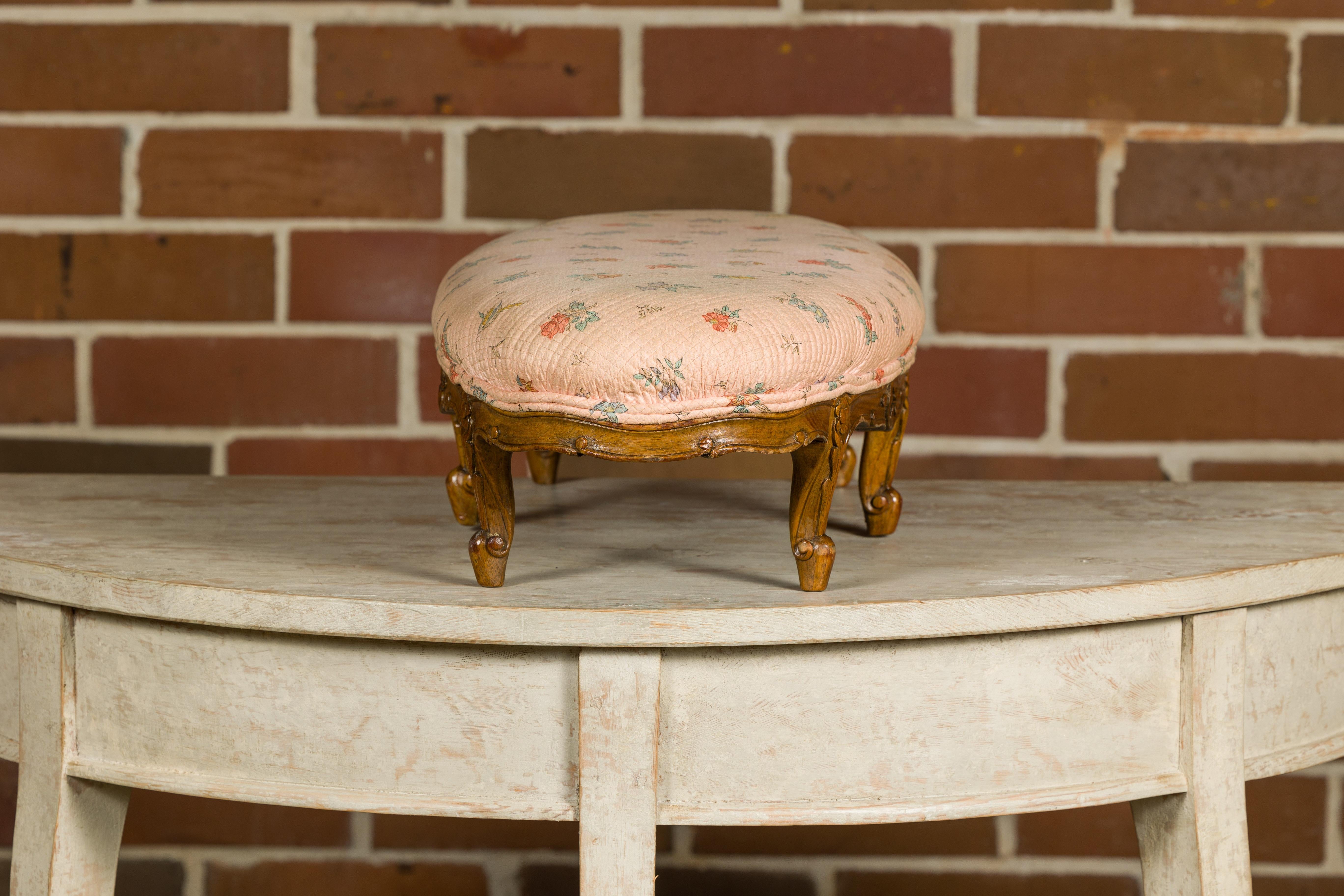 19th Century French Louis XV Style Footstool with Six Carved Cabriole Legs For Sale 4