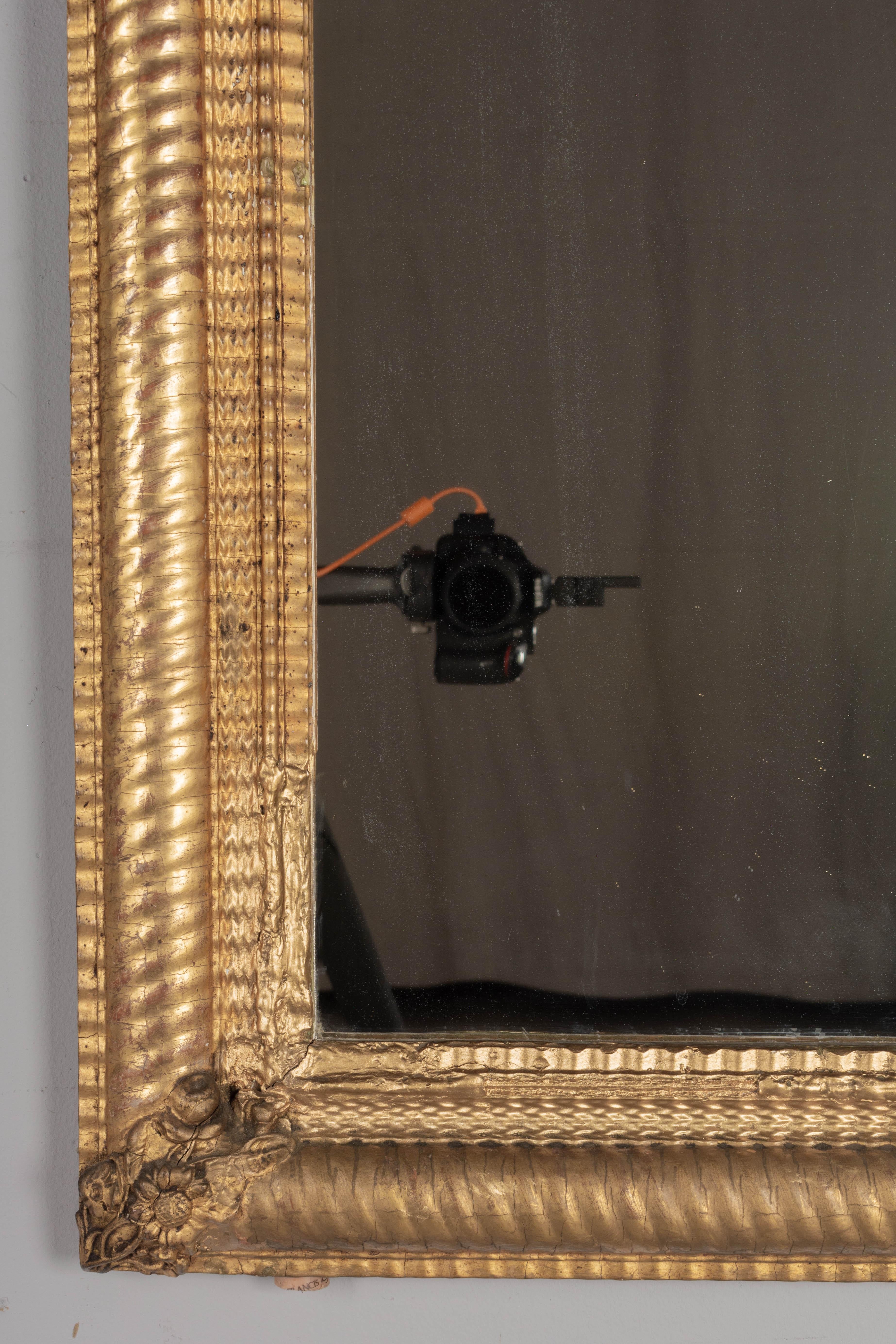 XIXe siècle Miroir doré de style Louis XV français du 19ème siècle en vente
