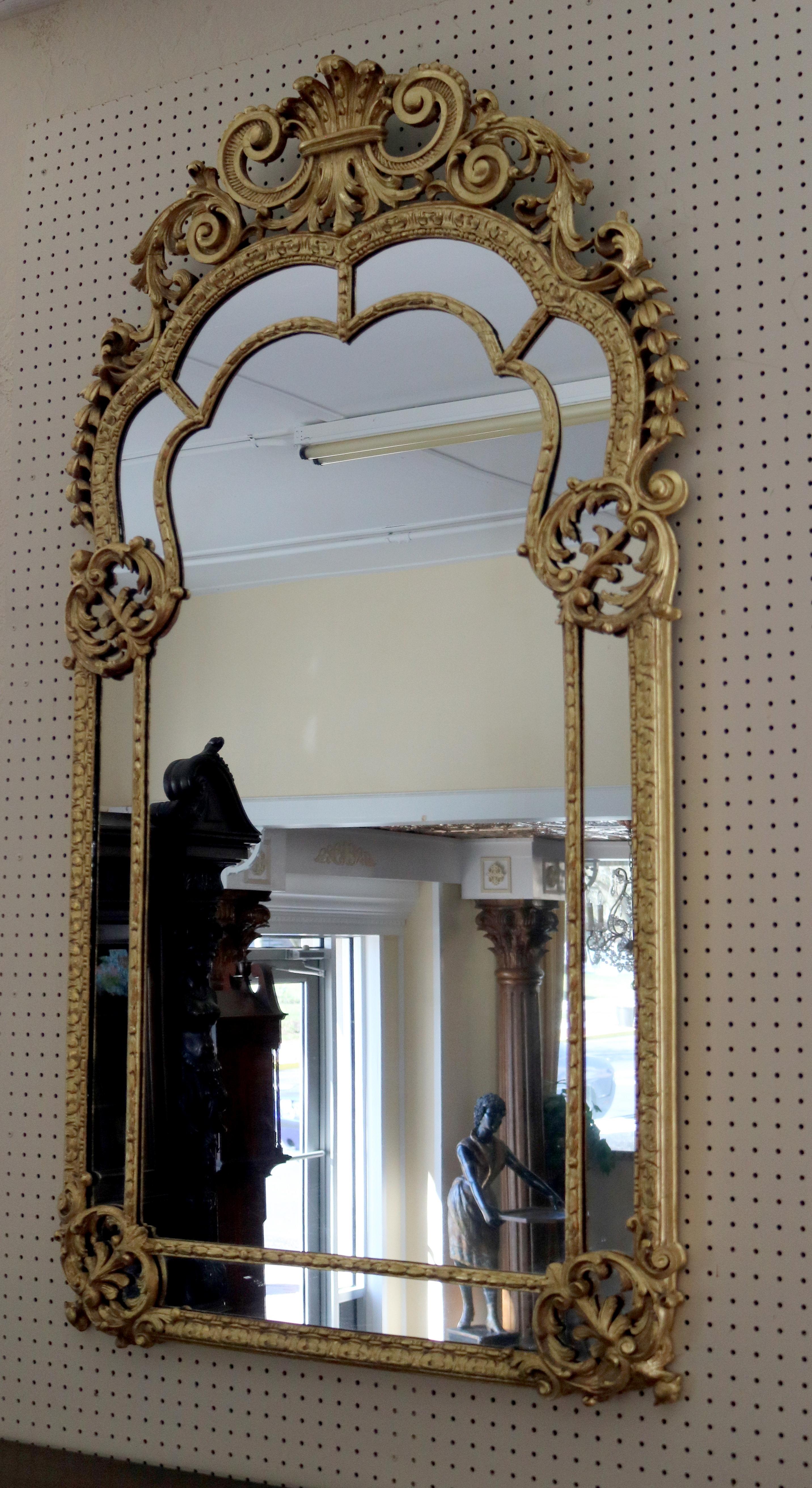 19. Jahrhundert Französisch Louis XV Stil vergoldet geschnitzt Spiegel  (Handgeschnitzt) im Angebot