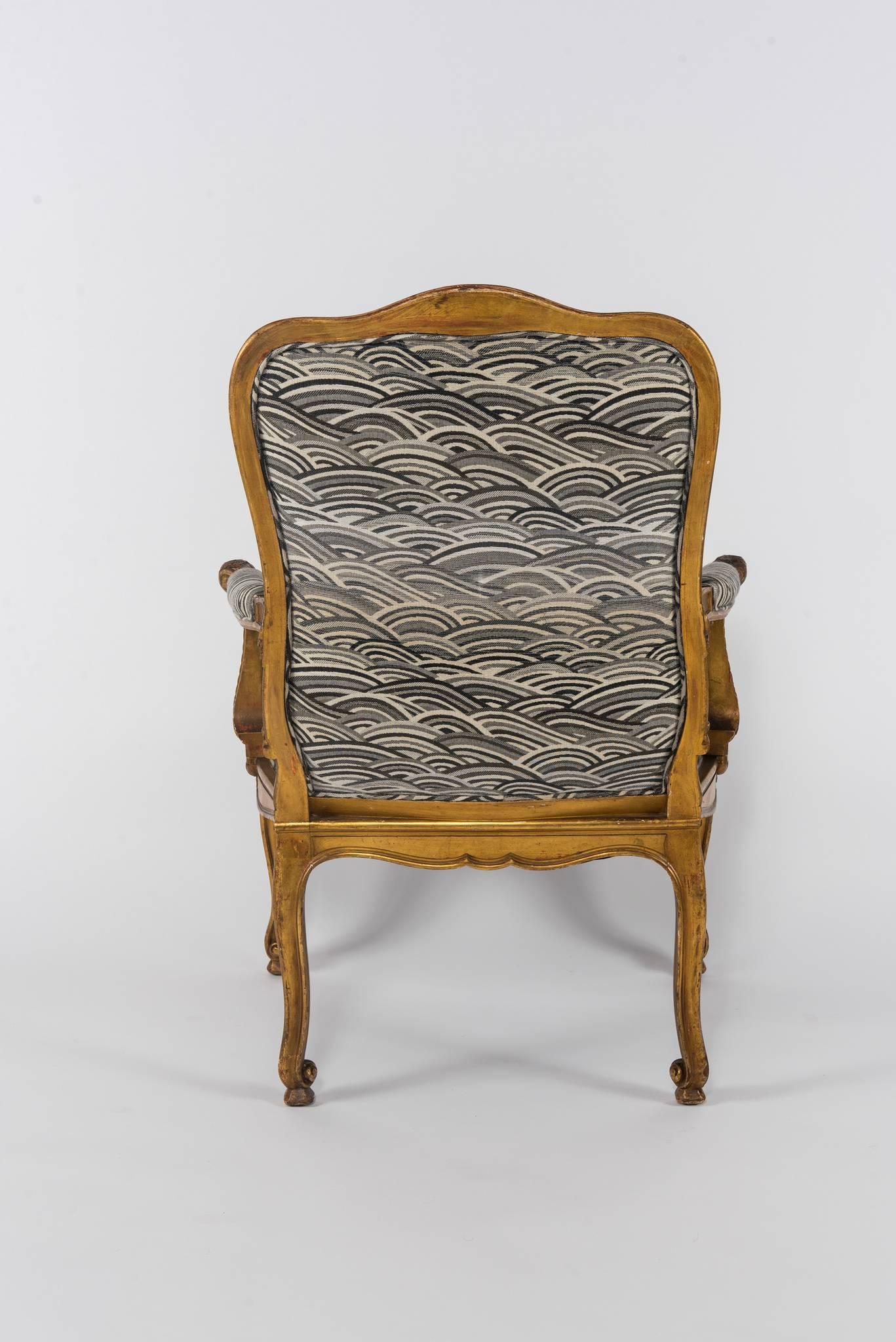 19th Century French Louis XV Style Giltwood Fauteuil For Sale 3