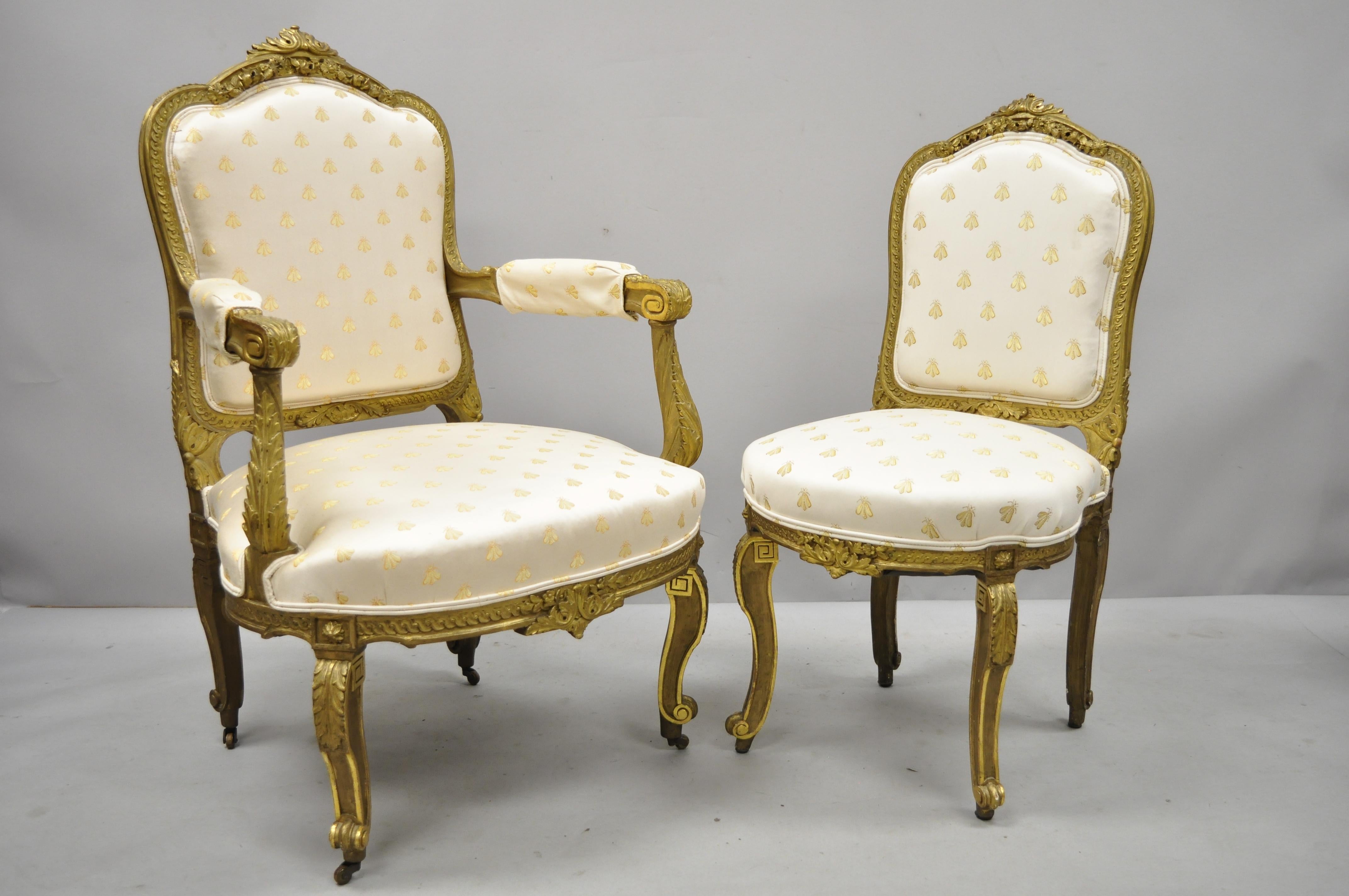 Français Suite de salon de style Louis XV du 19ème siècle en bois doré et doré, 3 pièces en vente
