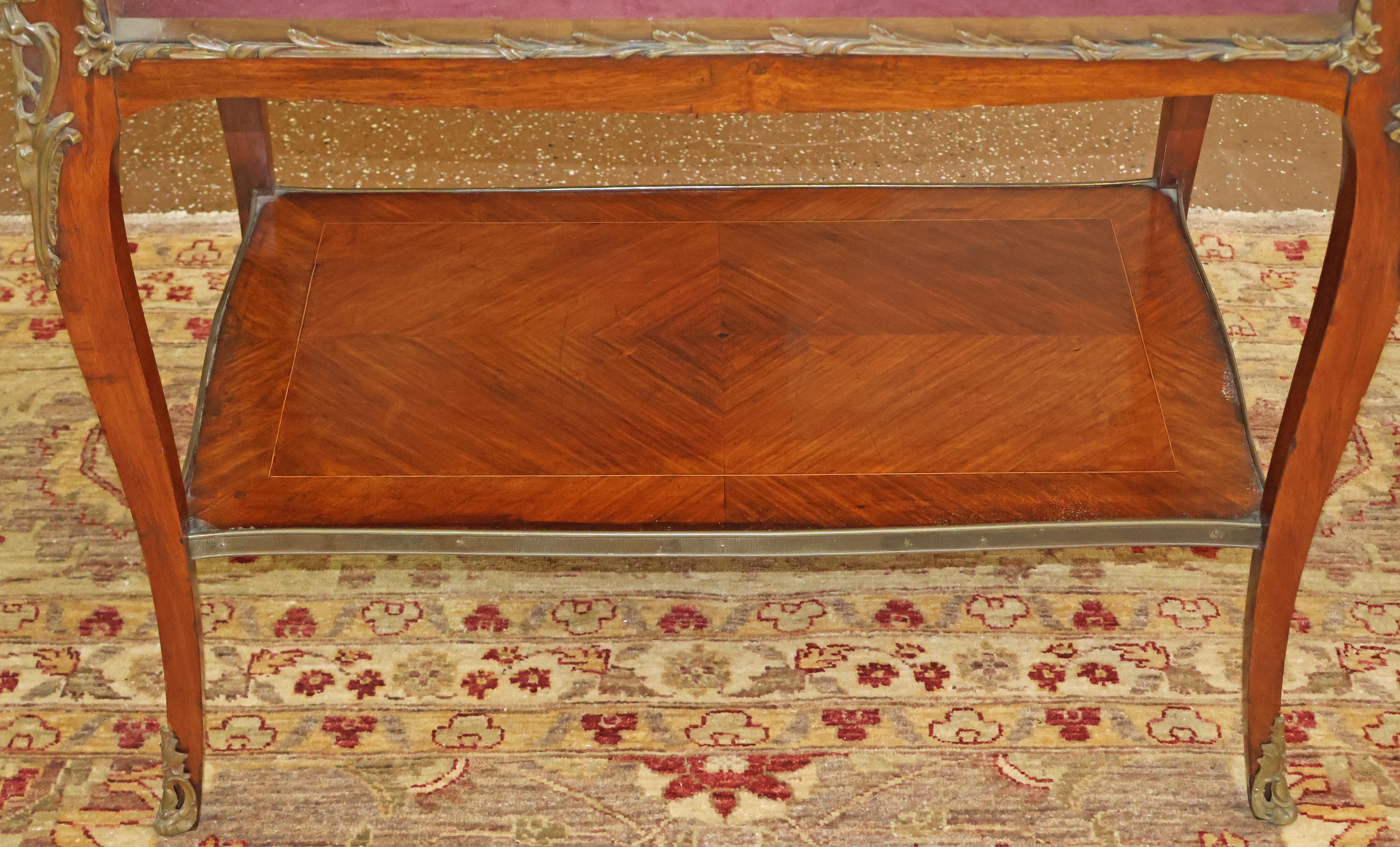 19th century French Louis XV Style Kingwood Bijouterie Jewlery Display Case For Sale 6