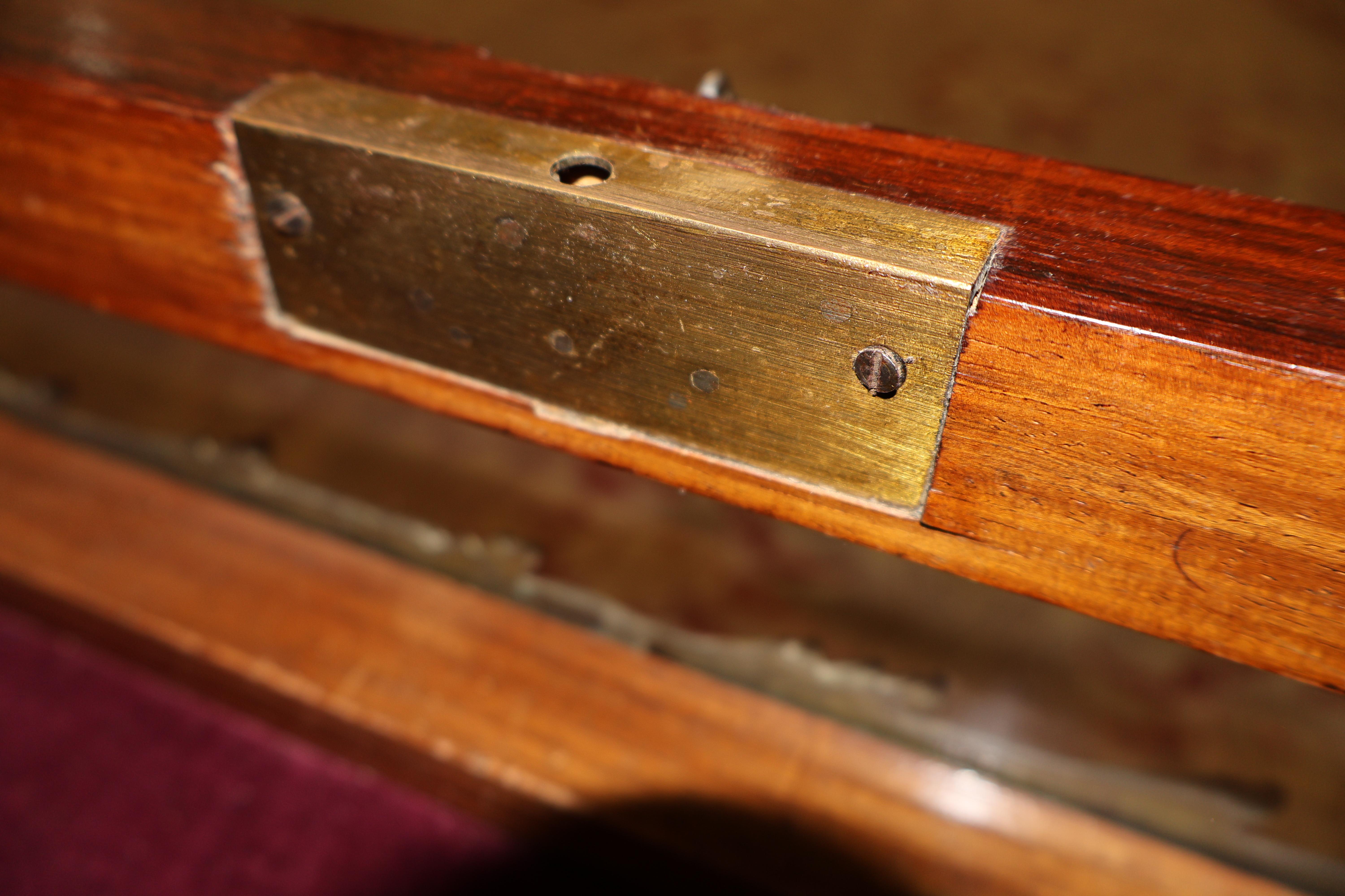 19th century French Louis XV Style Kingwood Bijouterie Jewlery Display Case For Sale 11
