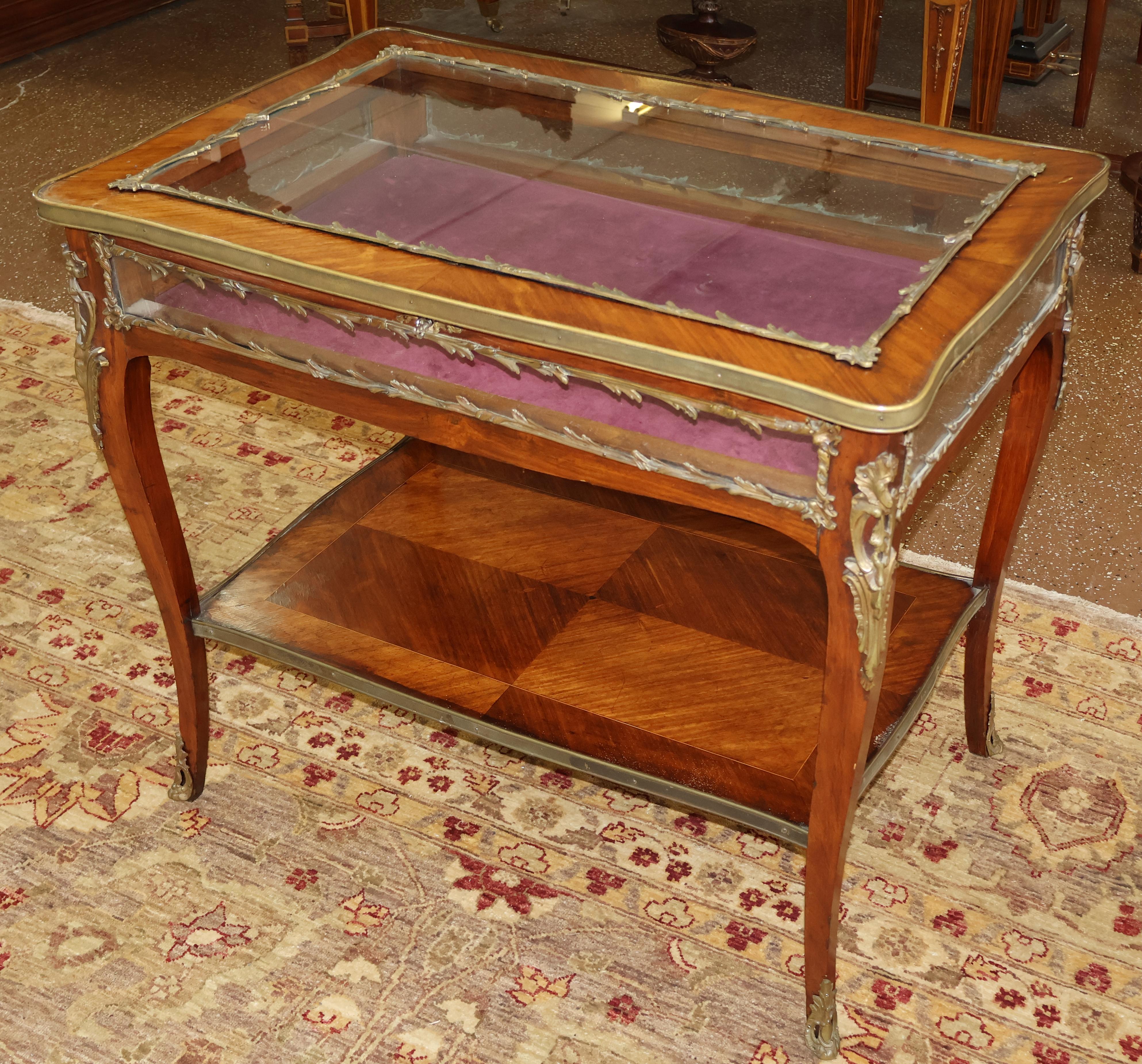 19th Century 19th century French Louis XV Style Kingwood Bijouterie Jewlery Display Case For Sale