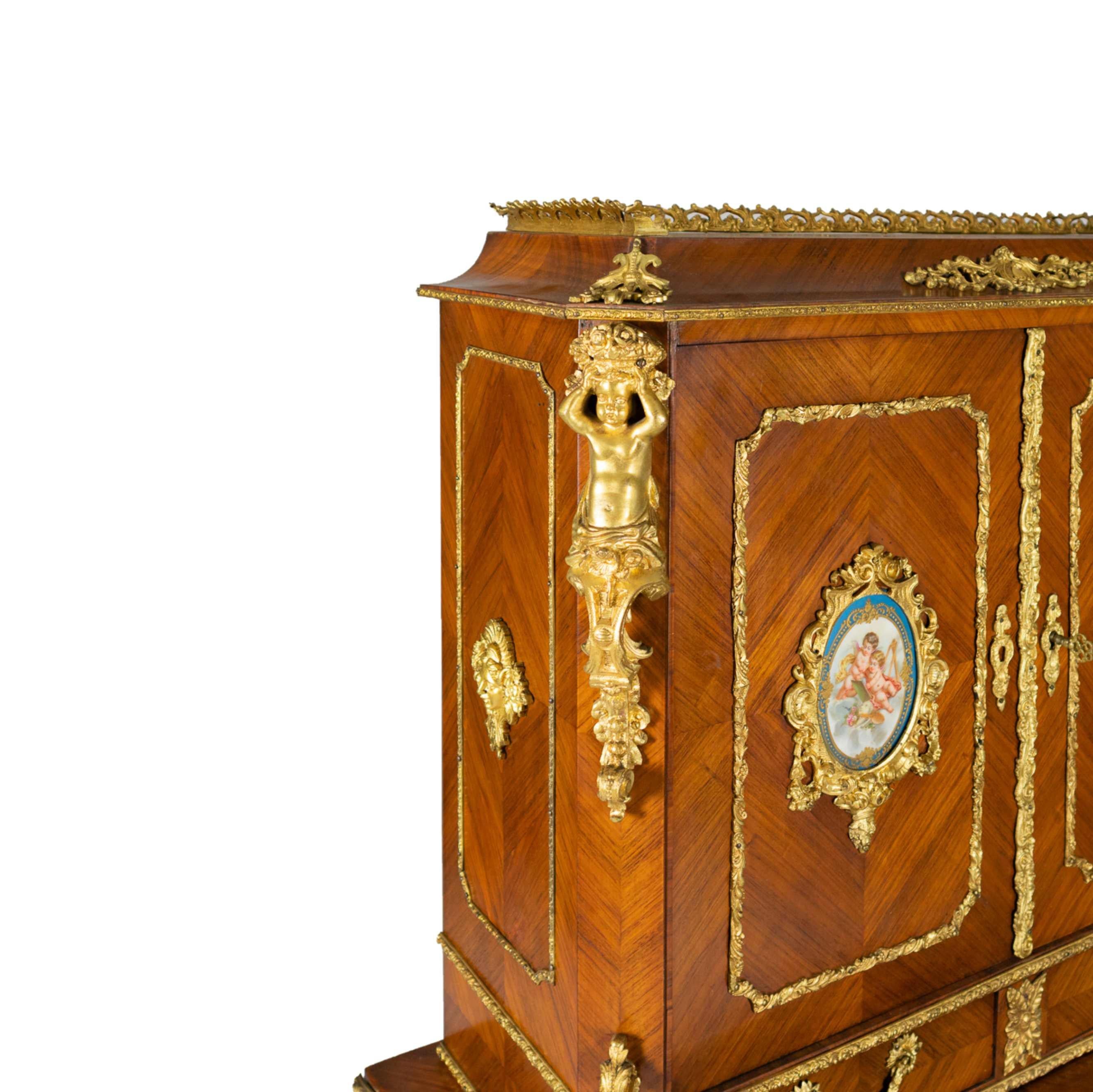 19th Century French Louis XV Style Bonheur du Jour In Good Condition For Sale In Lisbon, PT