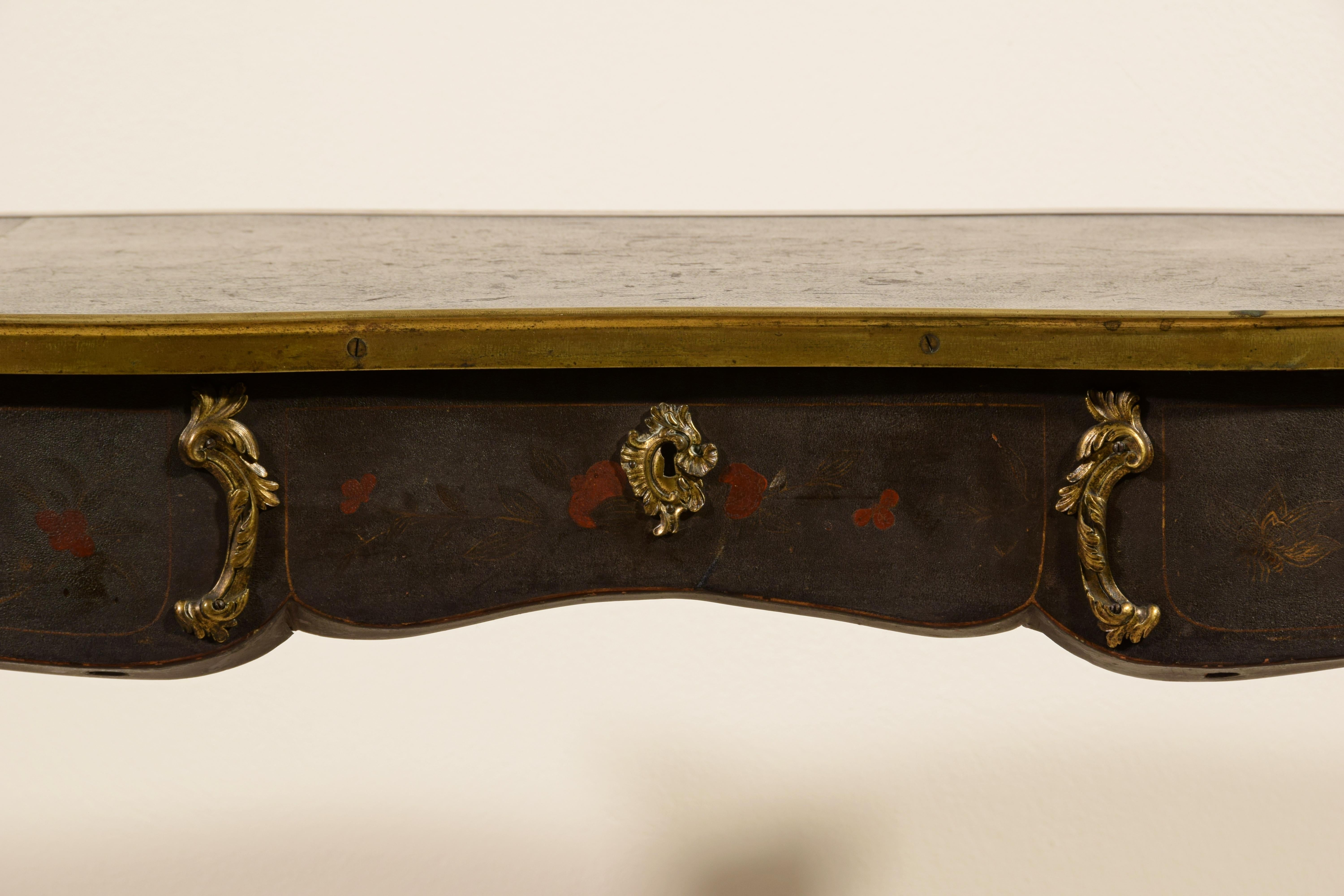 Schreibtisch aus lackiertem Holz im französischen Louis-XV-Stil, 19. Jahrhundert im Angebot 8