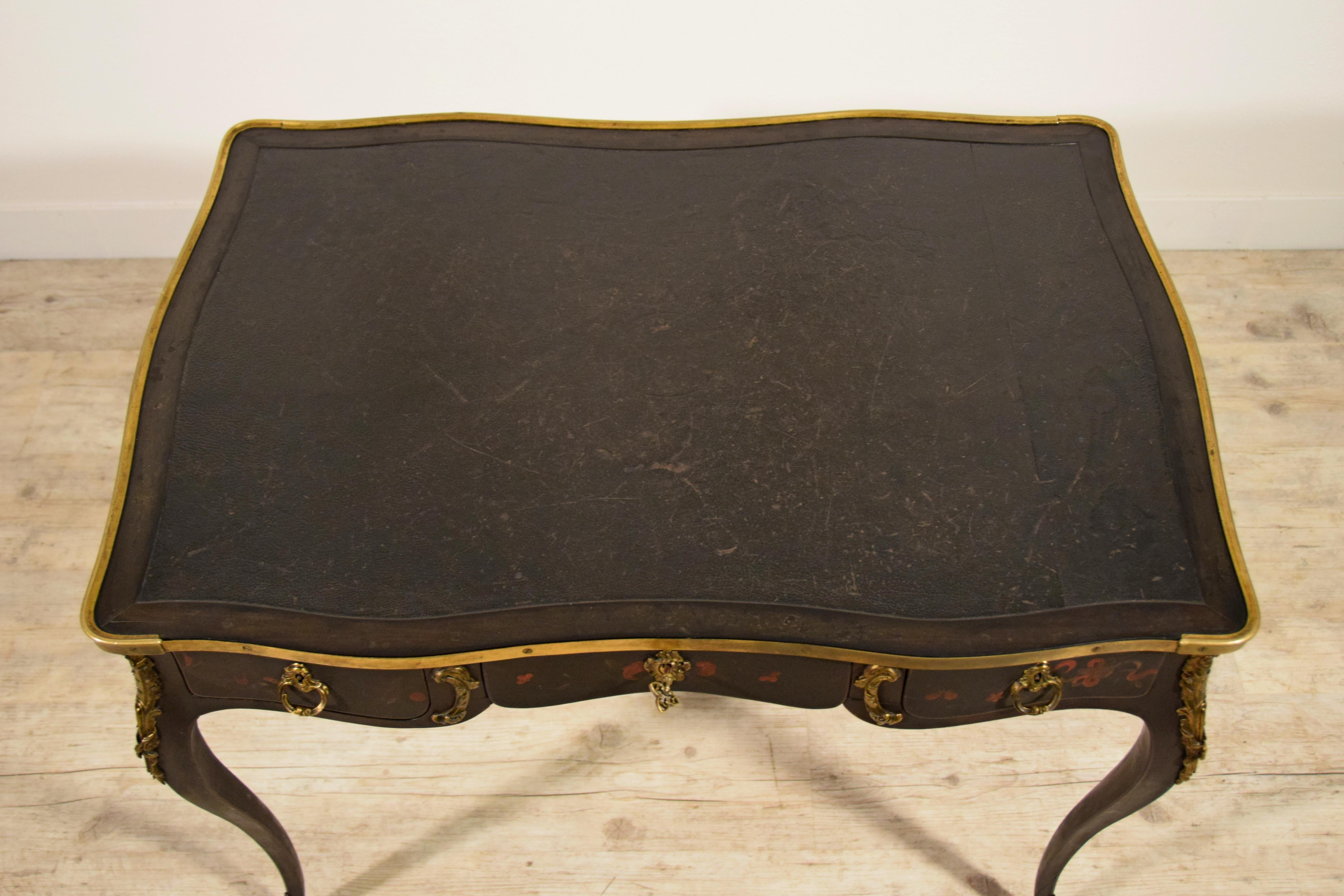 19th Century, French Louis XV Style, Lacquered Wood Desk For Sale 14