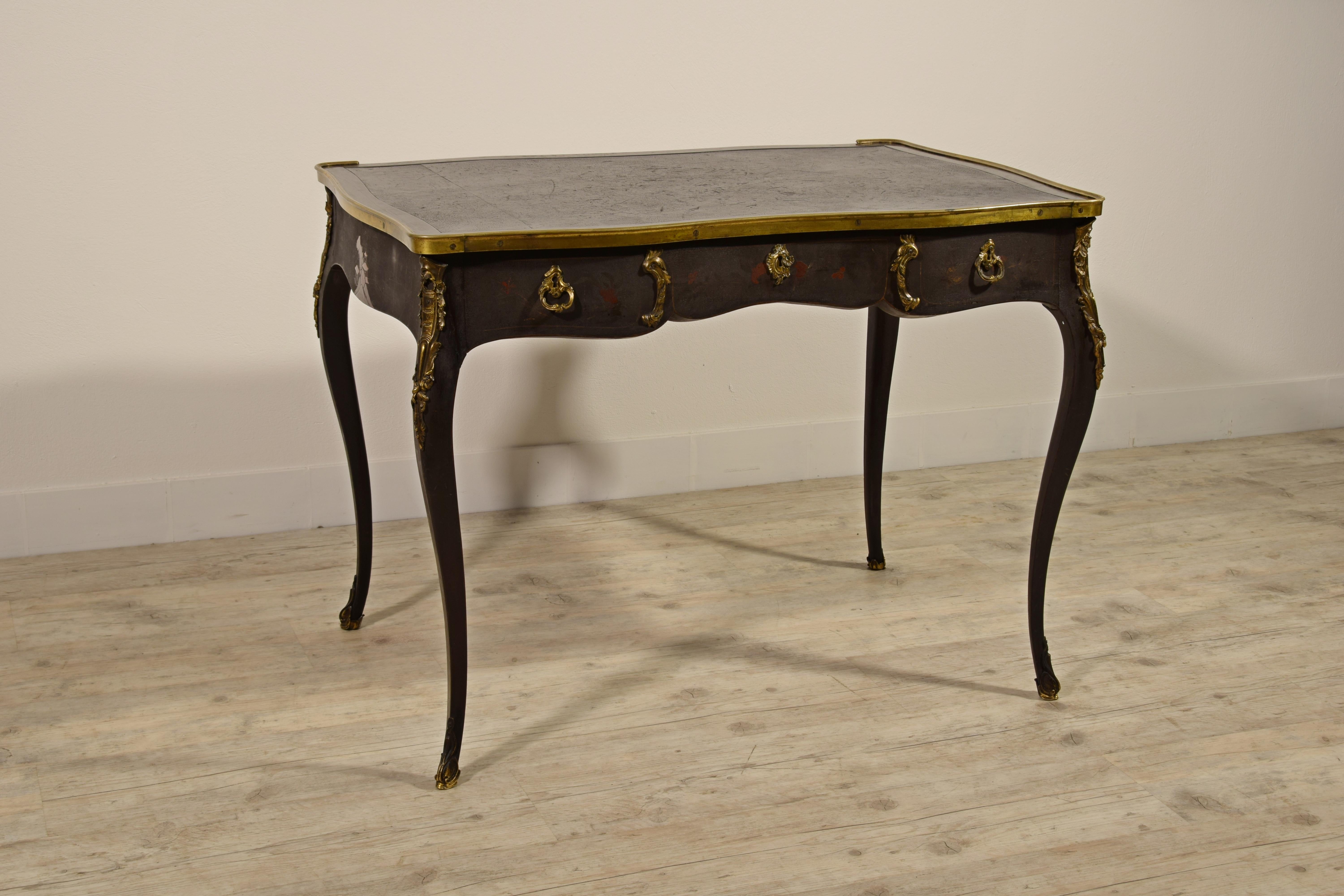 19th Century, French Louis XV Style, Lacquered Wood Desk For Sale 15