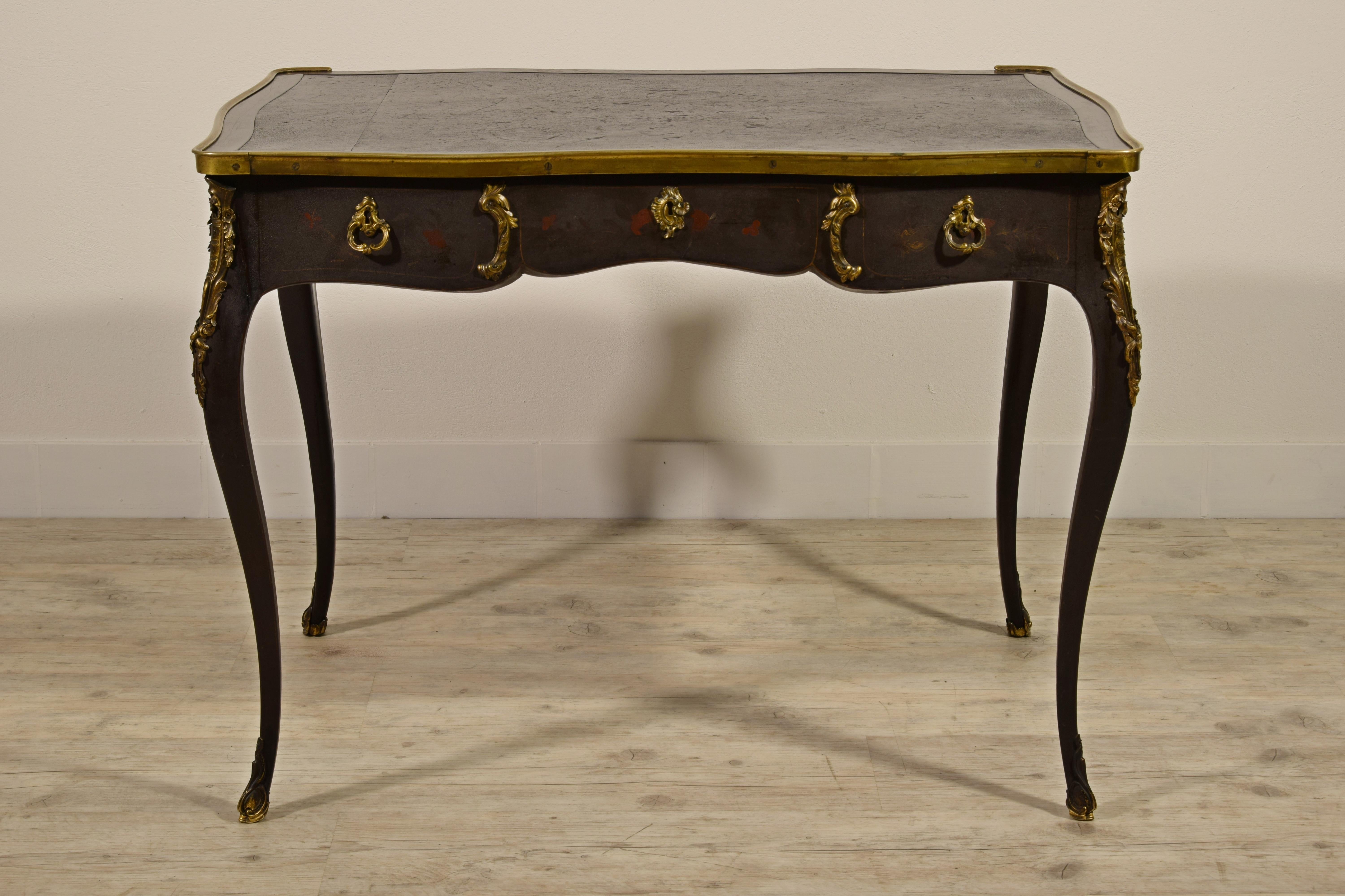 19th Century, French Louis XV Style, Lacquered Wood Desk For Sale 1