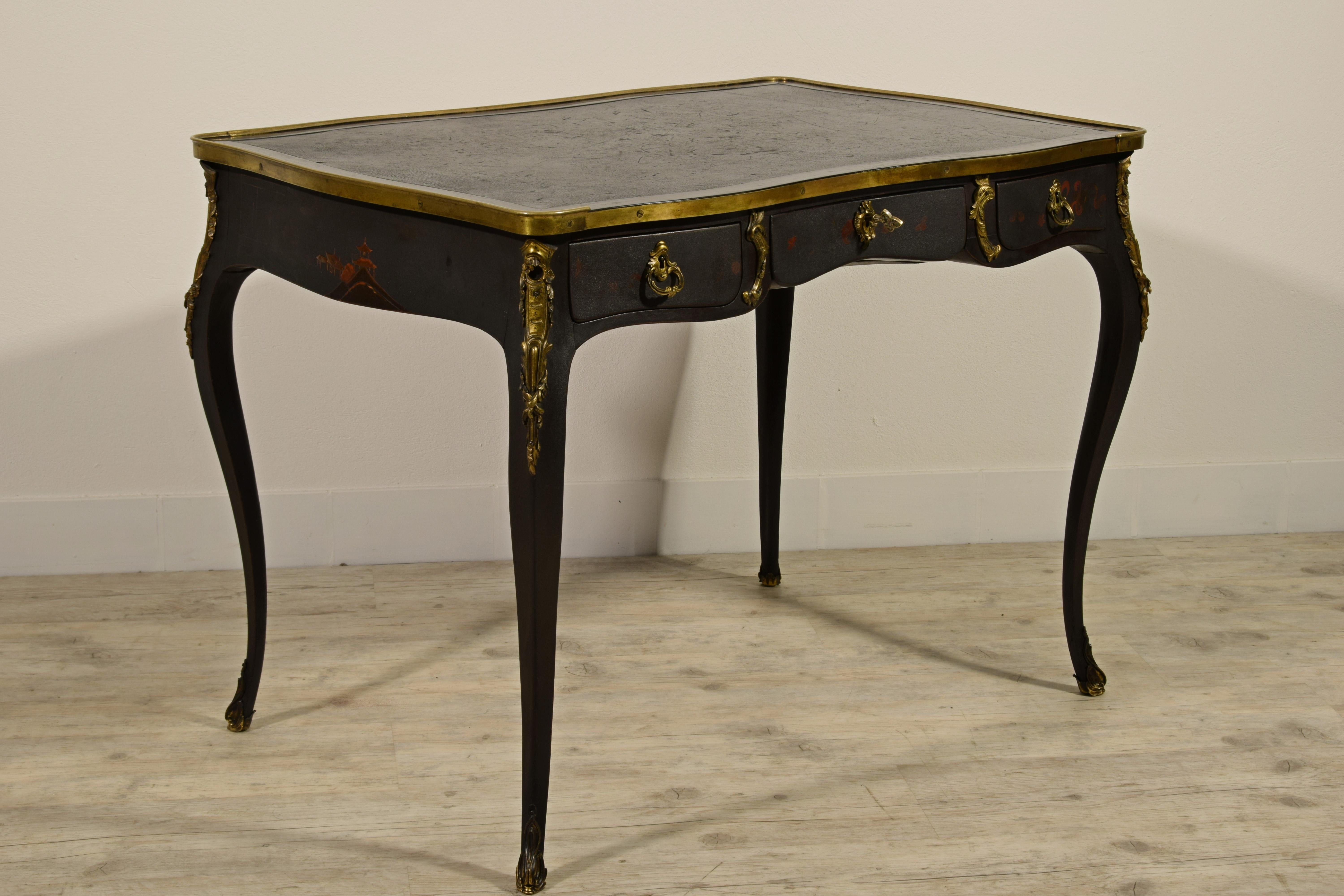 19th Century, French Louis XV Style, Lacquered Wood Desk For Sale 2