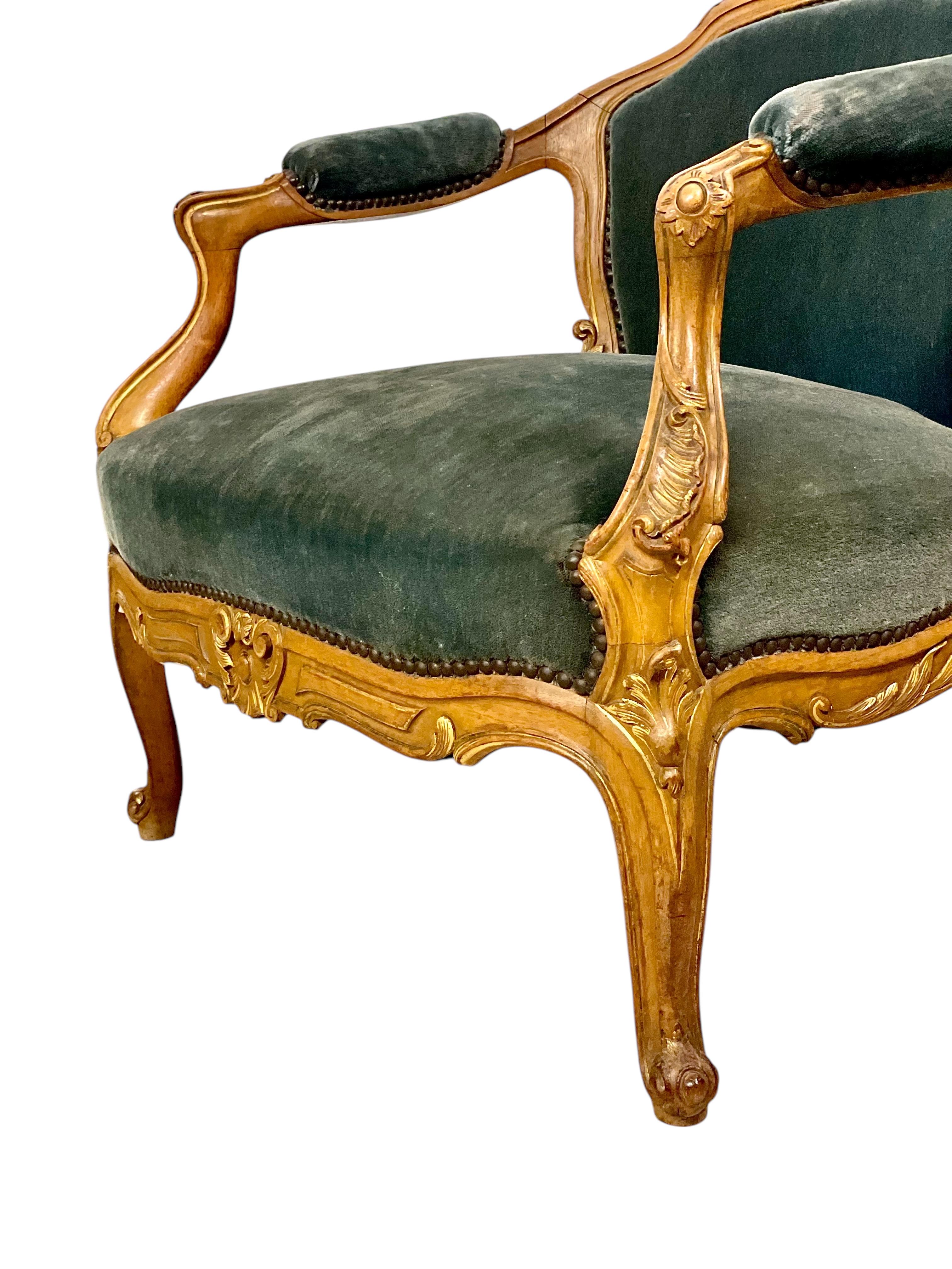 19th Century Lounge Armchair in Carved Giltwood and Velvet For Sale 3