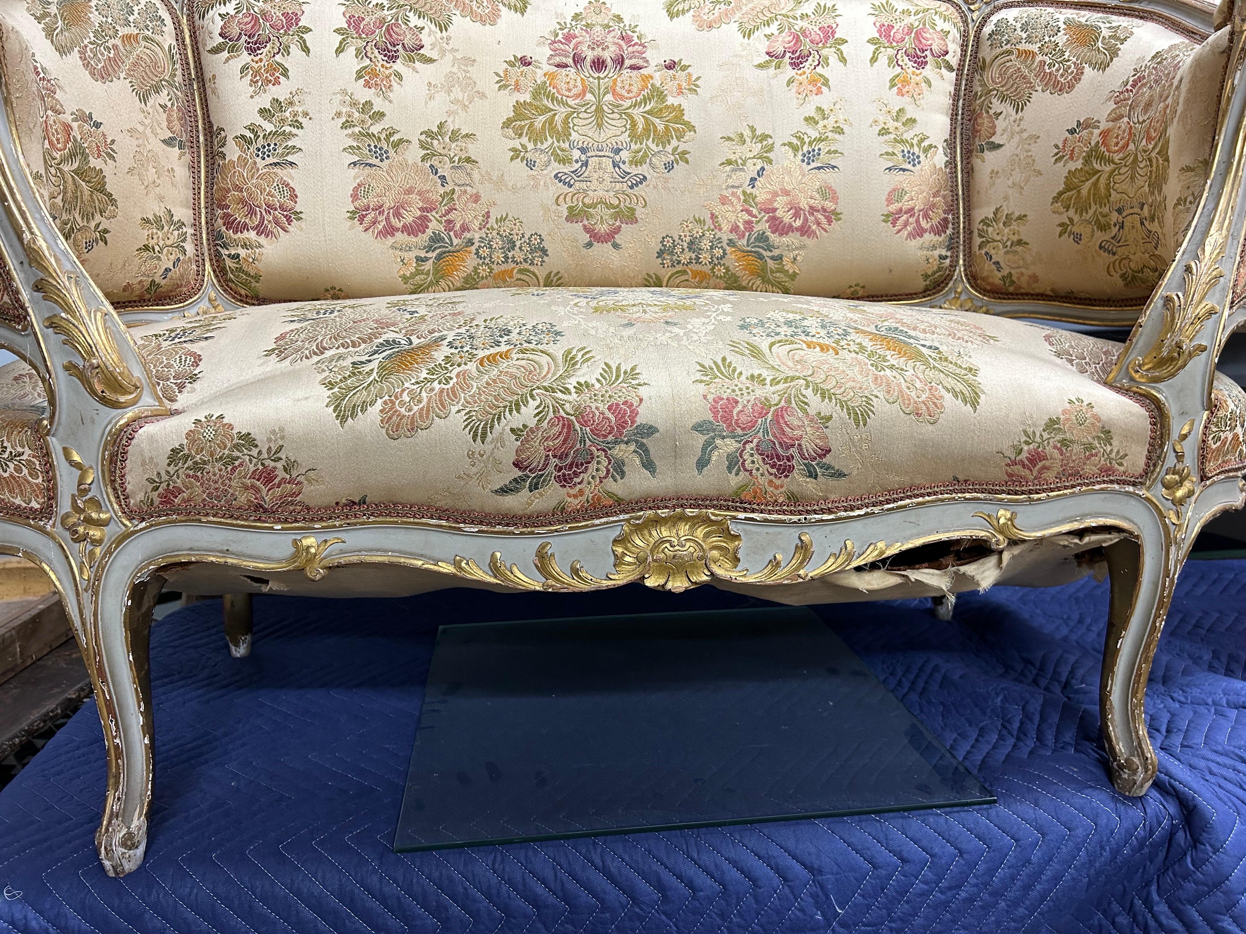 XIXe siècle Causeuse française du 19ème siècle de style Louis XV en vente