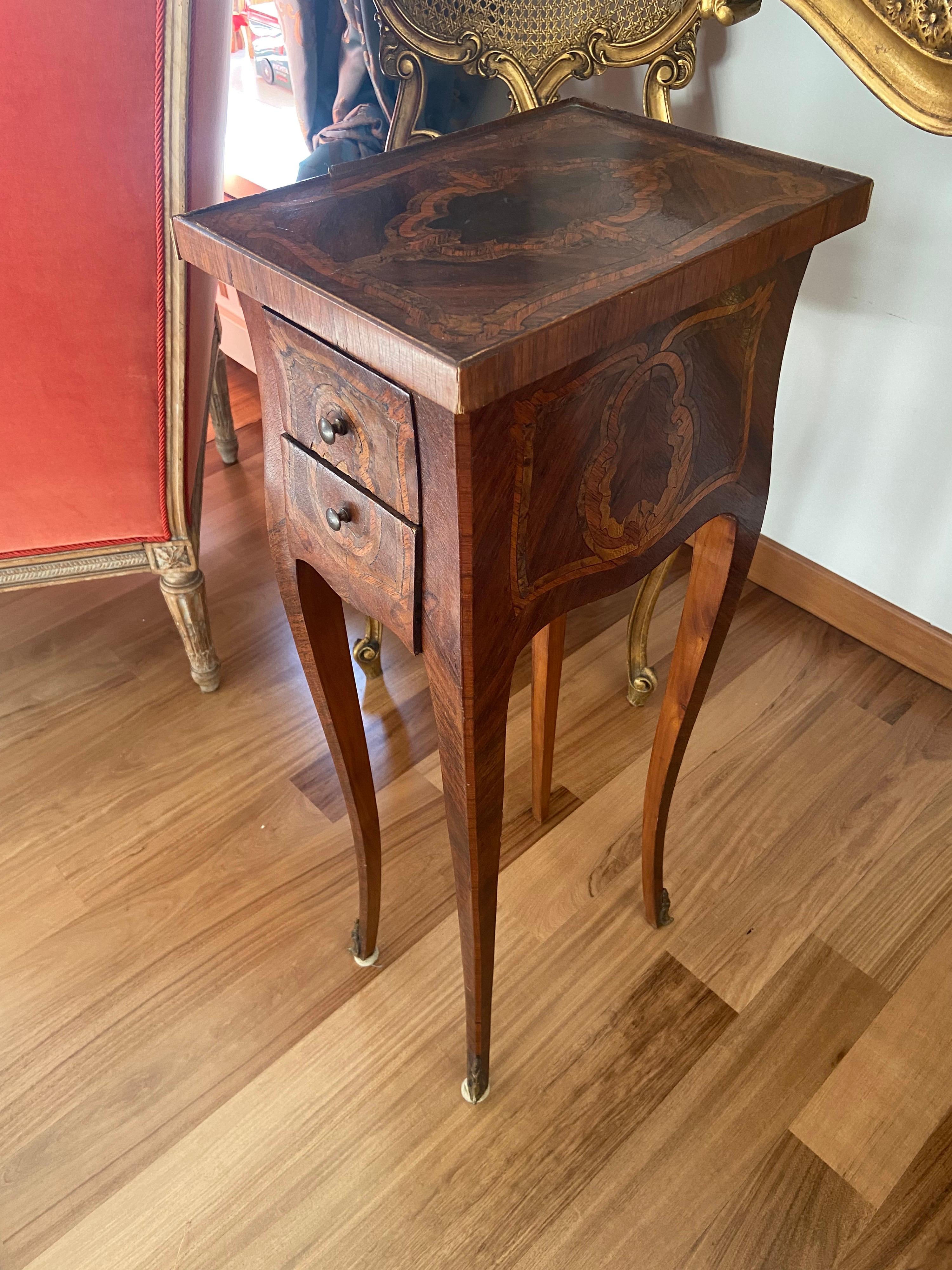 19th Century French Louis XV Style Mahogany Marquetry Side Table For Sale 6
