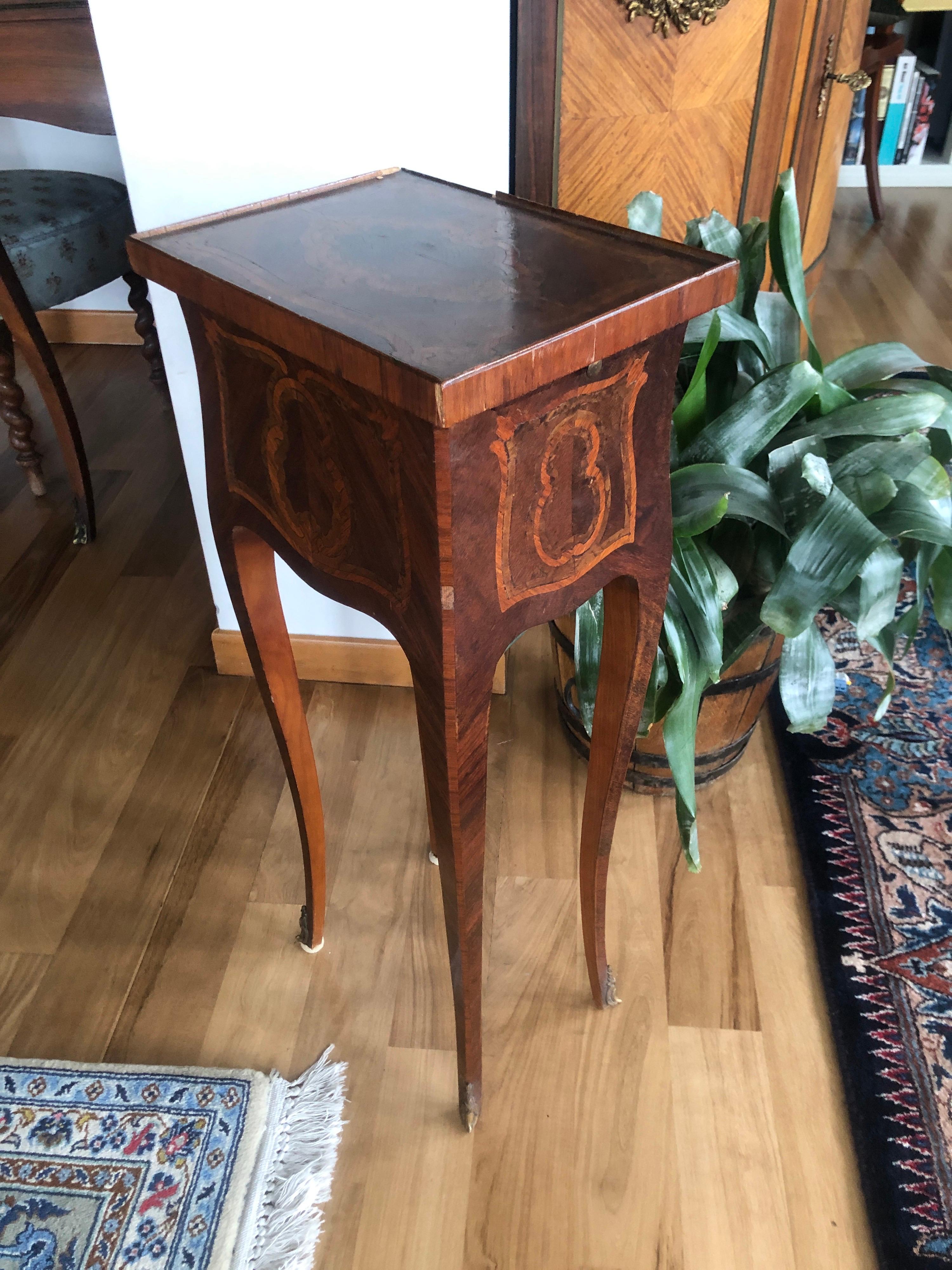 19th Century French Louis XV Style Mahogany Marquetry Side Table In Good Condition For Sale In Sofia, BG
