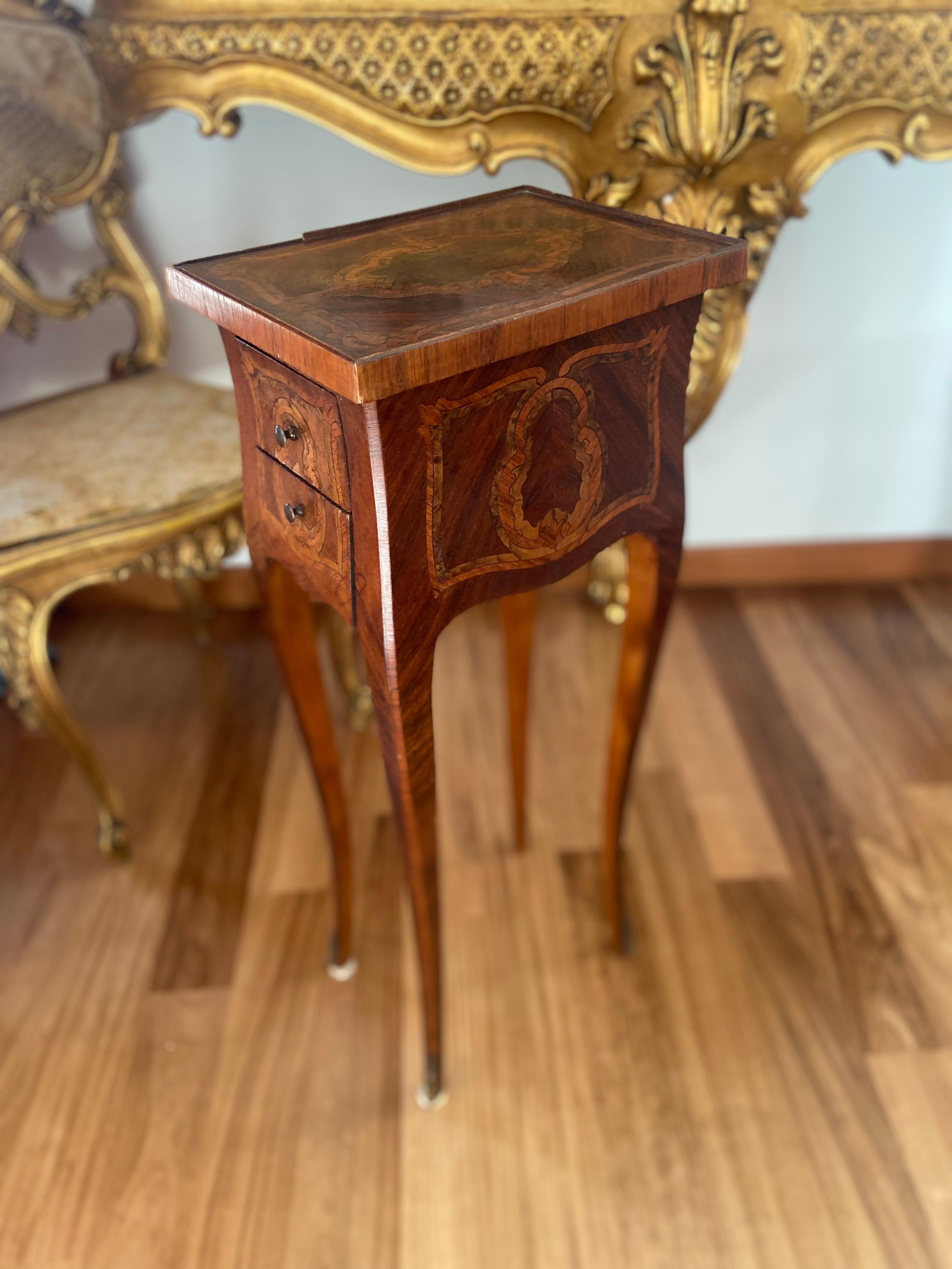 19th Century French Louis XV Style Mahogany Marquetry Side Table For Sale 5