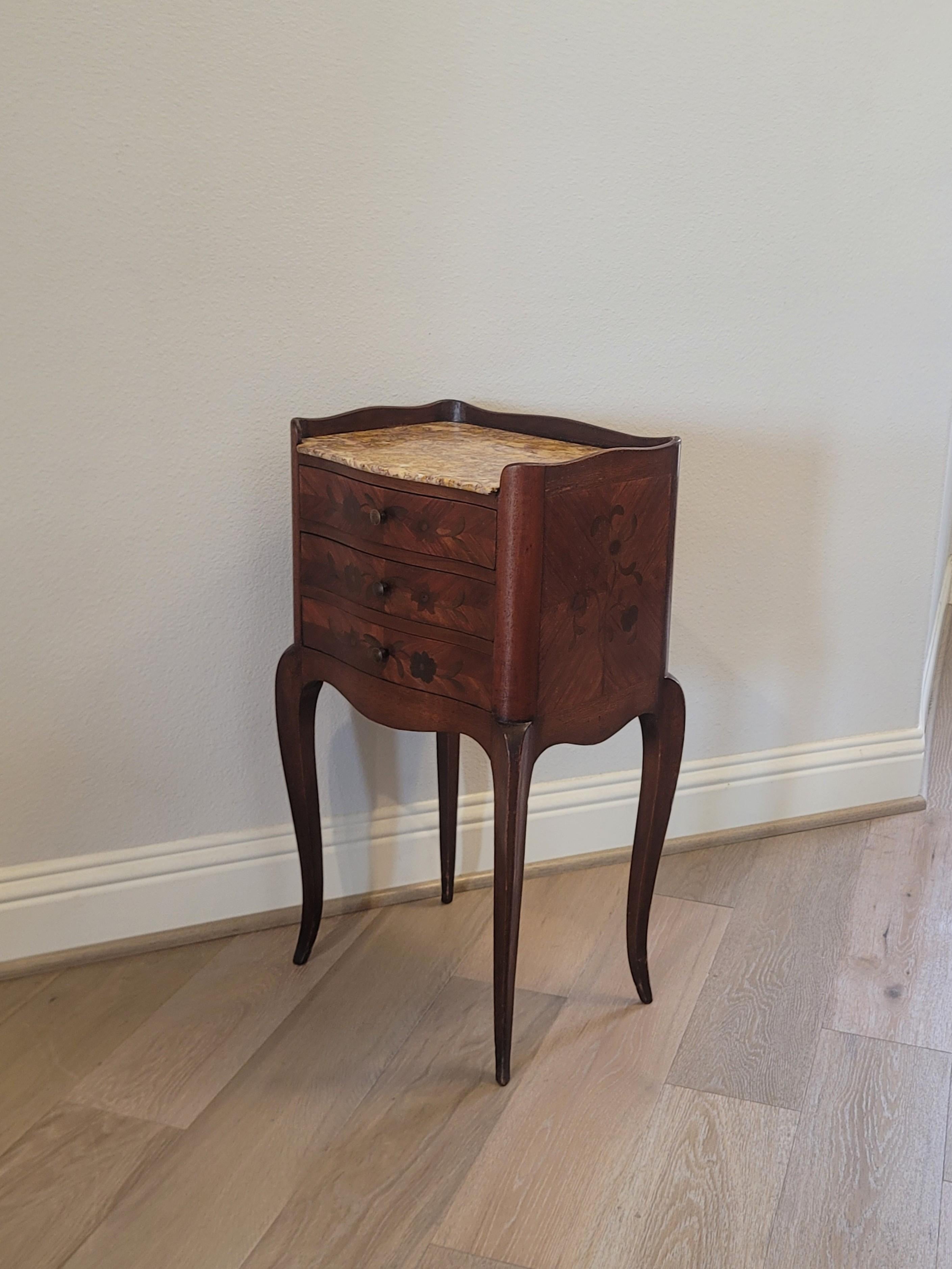 19th Century French Louis XV Style Marquetry Inlaid Nightstand Table For Sale 6