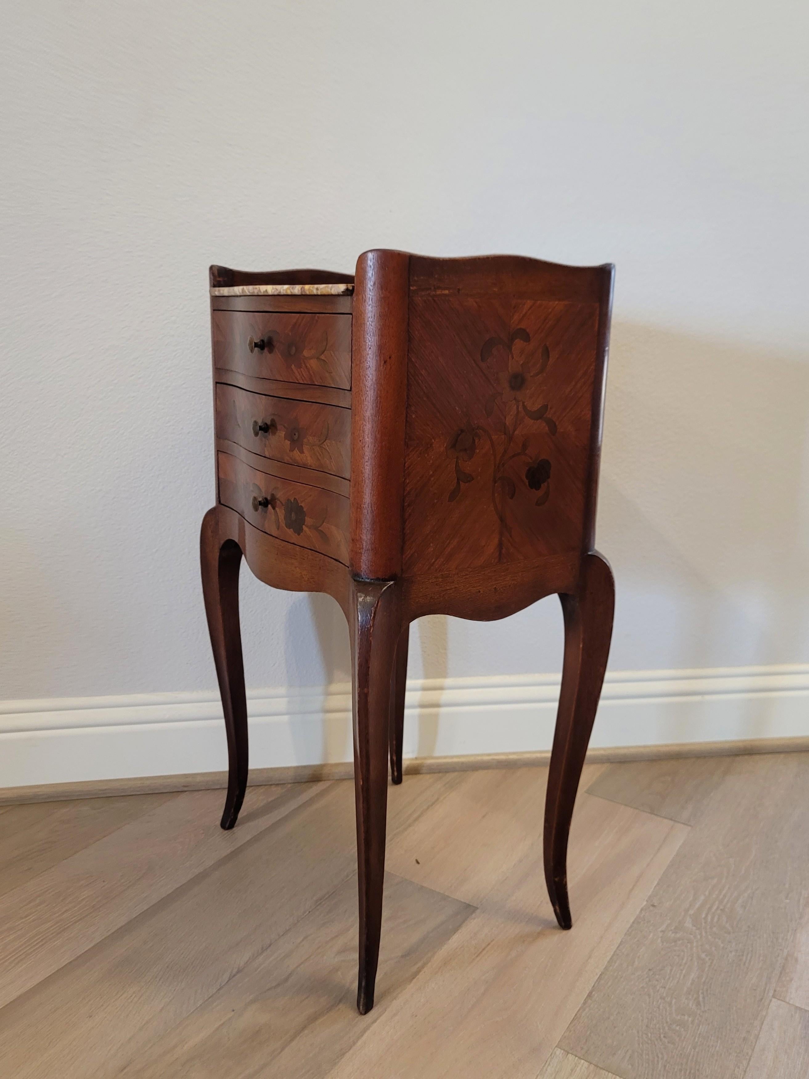 19th Century French Louis XV Style Marquetry Inlaid Nightstand Table For Sale 13