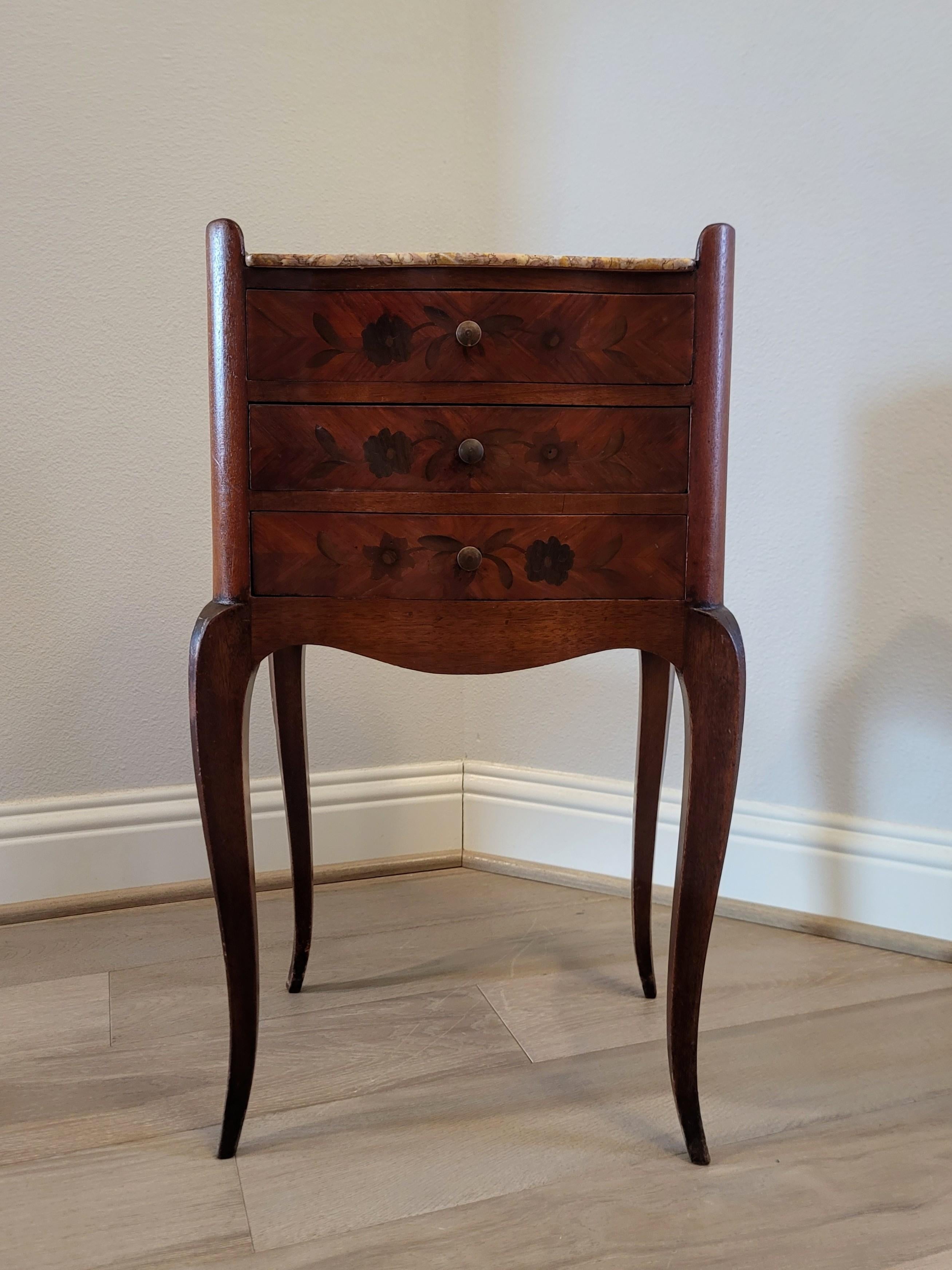 19th Century French Louis XV Style Marquetry Inlaid Nightstand Table In Good Condition For Sale In Forney, TX
