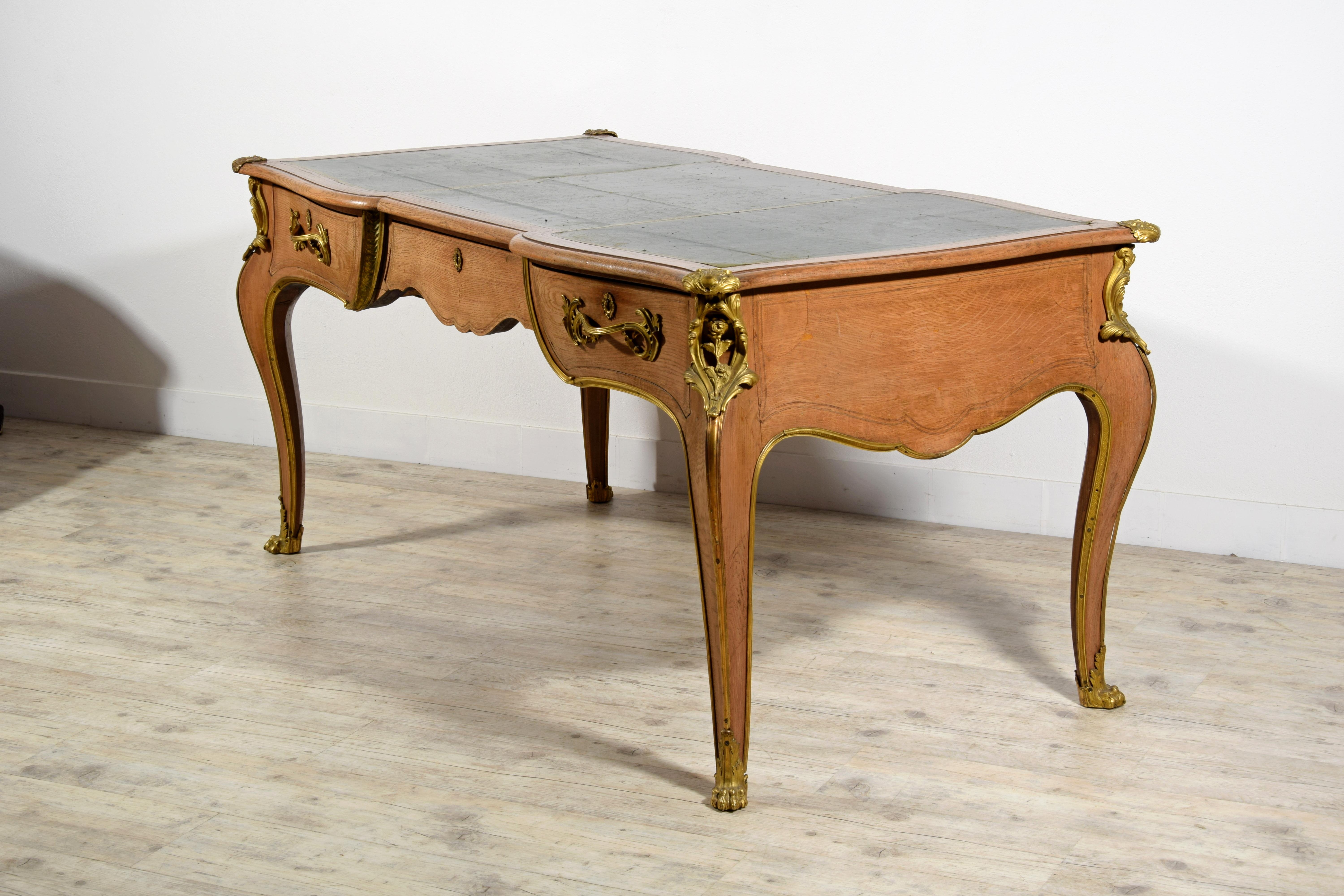 19th Century, French Louis XV style Natural Wood Center Desk with Gilt Bronzes  For Sale 17