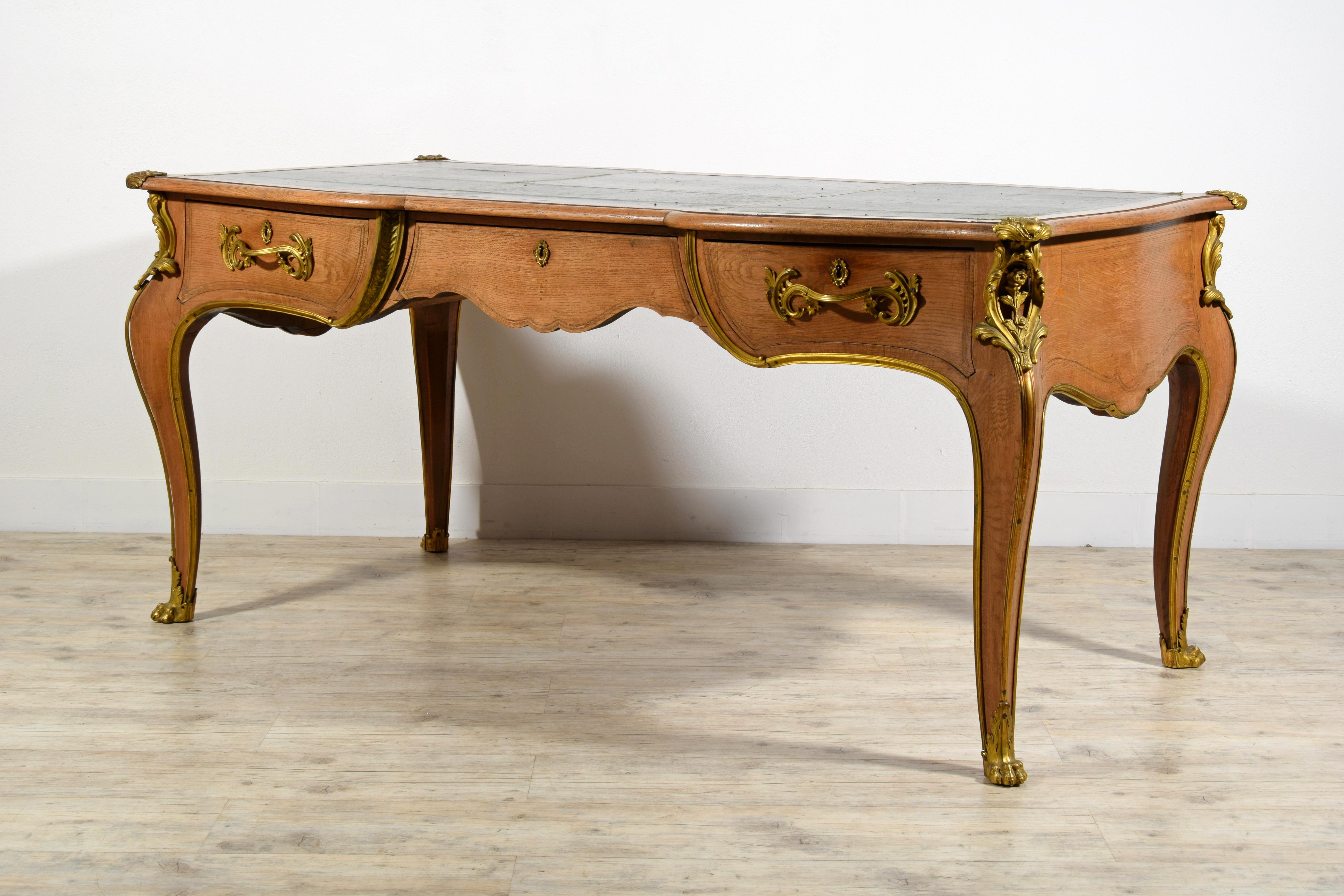 19th Century, French Louis XV style Natural Wood Center Desk with Gilt Bronzes  For Sale 3